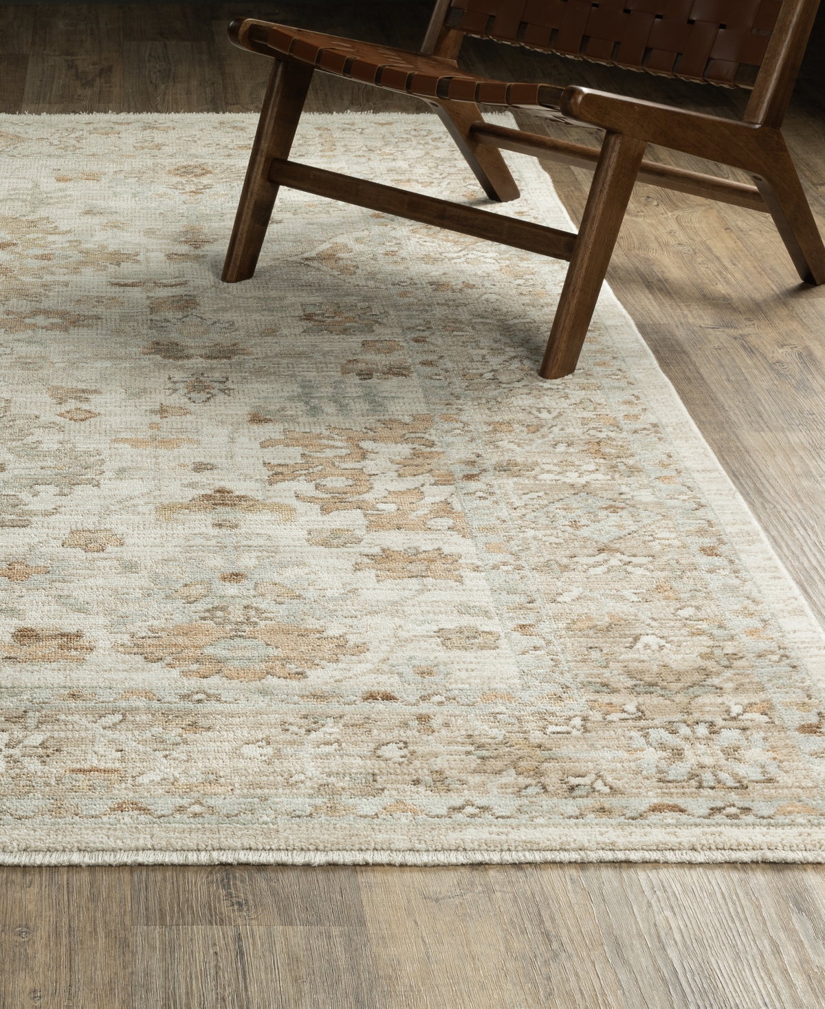 Oriental Weavers Lola LLA05 5'3"x7'6" Area Rug