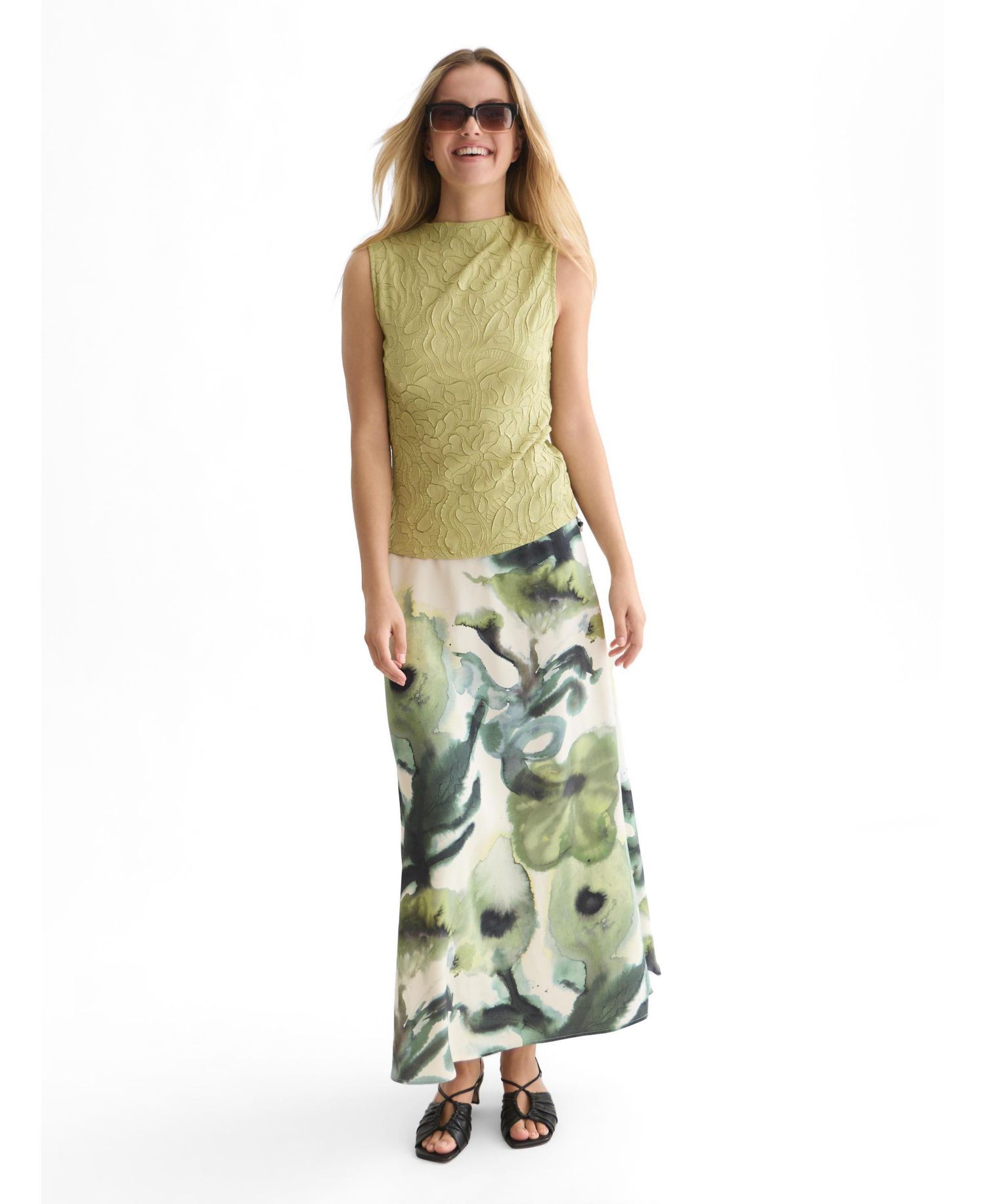 Women's Embossed Pleat Mock Neck Tank
