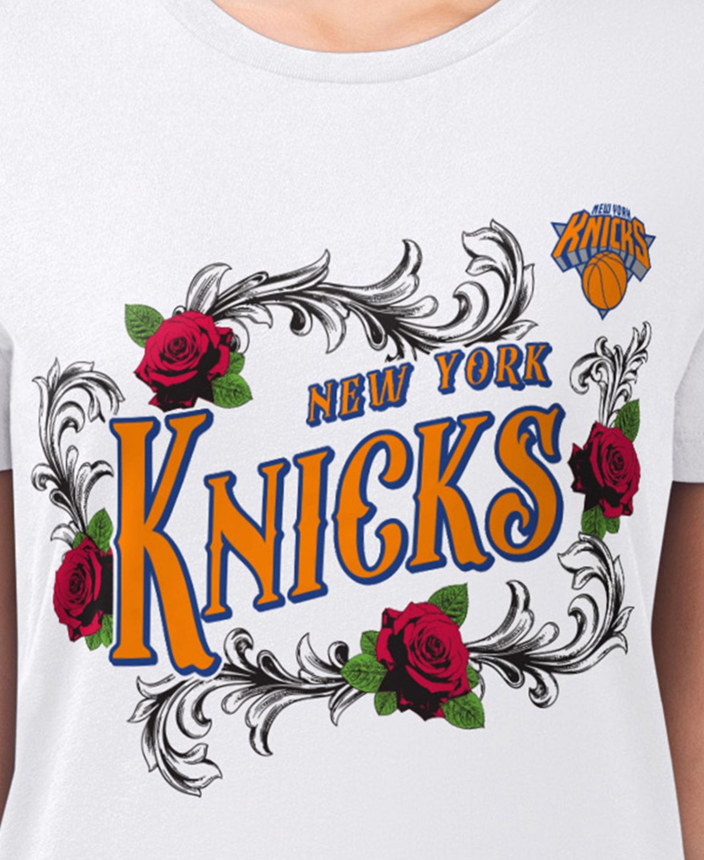 Женская футболка G-III 4Her by Carl Banks White New York Knicks Super-Slim Fit Lightweight Roses Crew Neck — фото 3