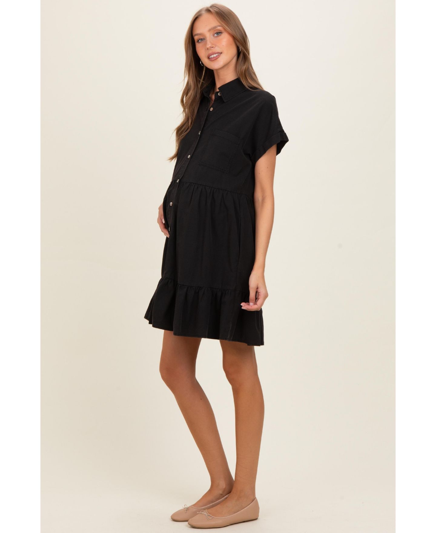 Женское платье Pinkblush Maternity Clay Empire Waist Ruffled Hem Short-Sleeve Mini, цвет: Чёрный — фото 2