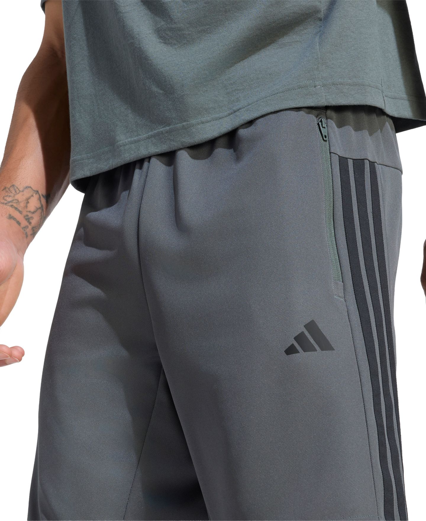 Мужские шорты adidas Workout Essentials Base 3-Stripes, цвет: Legend Ivy — фото 3