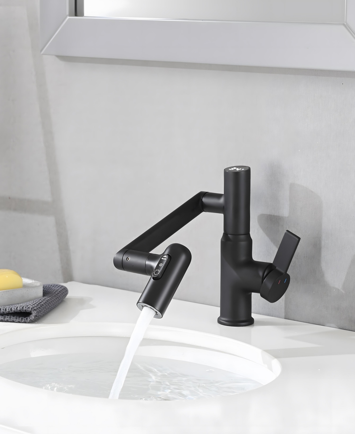 Thirtypeachy Single Handle Brass Bathroom Sink Faucet with Temperature Display, 3-Function Sprayer and 360degree(s) Swivel Spout