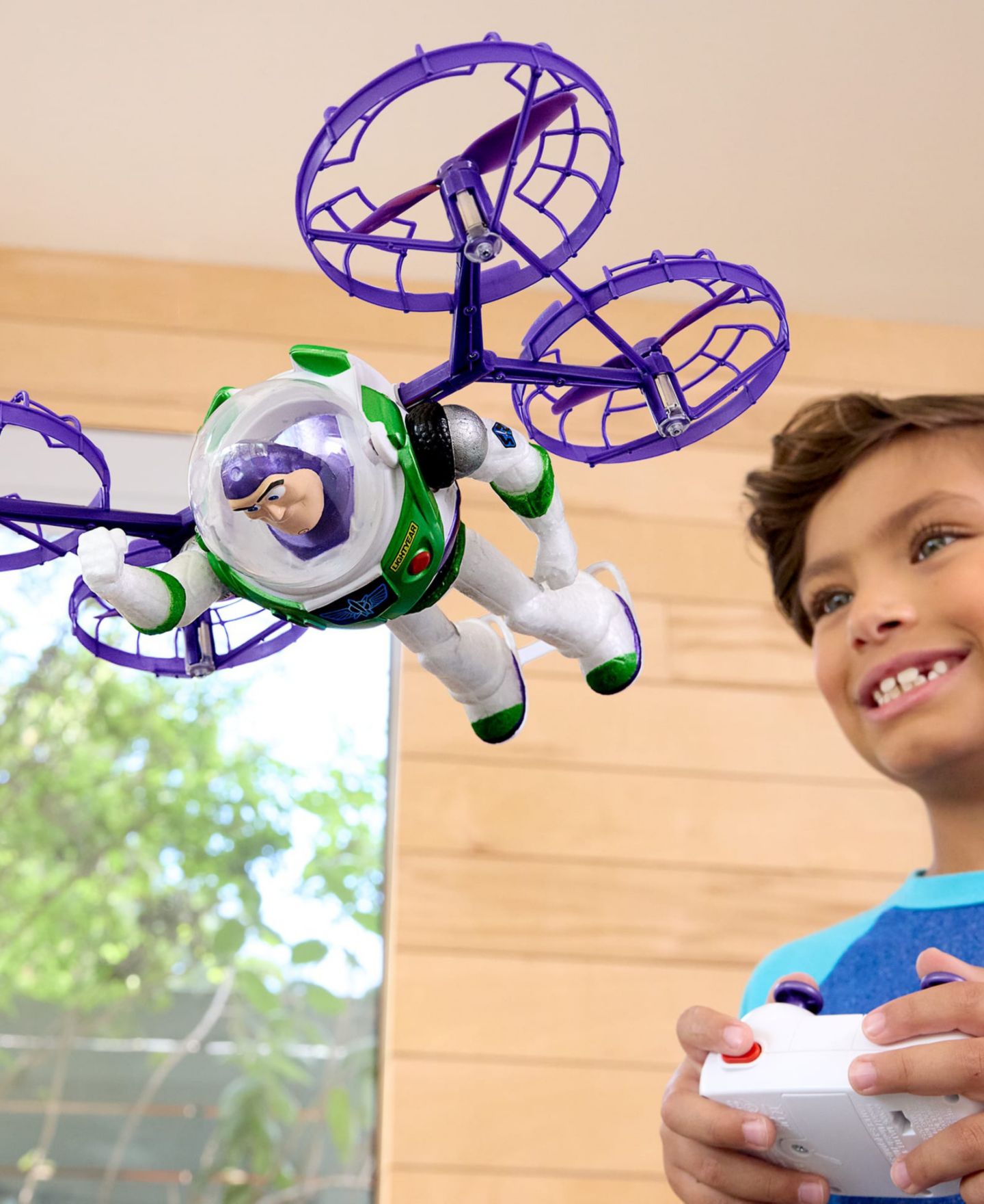 Детская фигурка Toy Story 5 Buzz Lightyear Hi-Tech Edition Flying RC Rechargeable Action Figure, Ages 8+ — фото 5