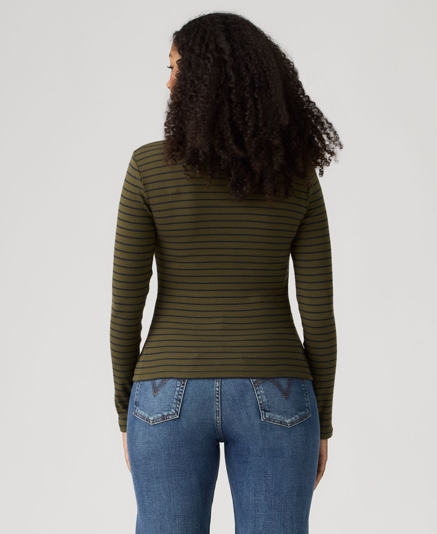 Женская футболка Levi's Hayes Long-Sleeve T-Shirt, цвет: Полосатый оливковый ночной — фото 4