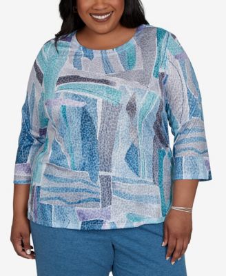Plus Size 3/4-Sleeve Side-Slit T-Shirt