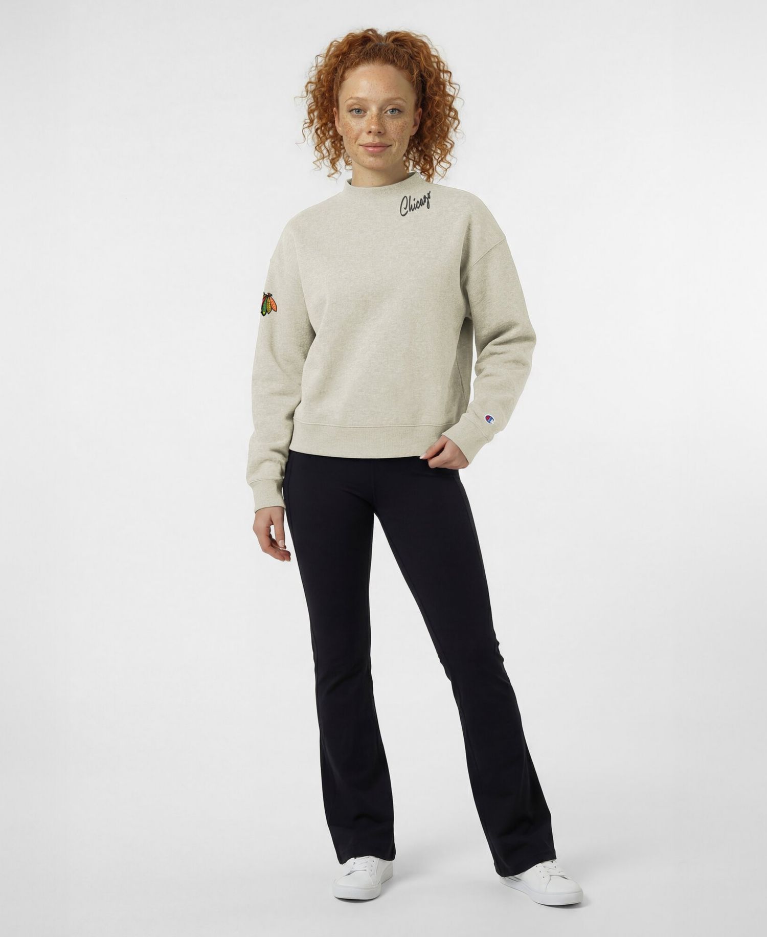 Women's Chicago Blackhawks Collar Script Triumph Fleece Pullover Crewneck Sweatshirt