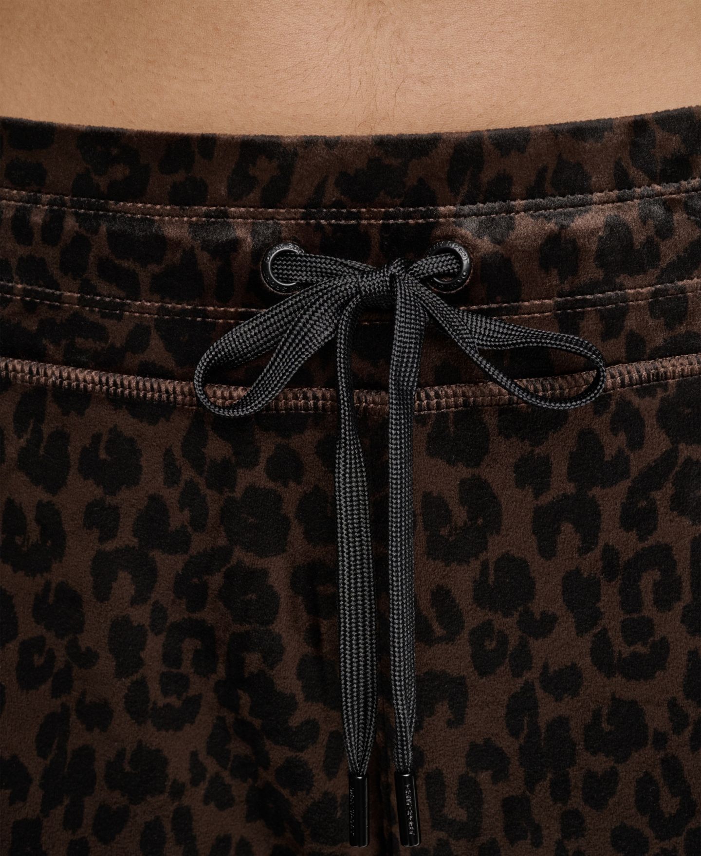 Женские брюки DKNY Sport Leopard-Print Mid-Rise Soft Velour Track Pants, цвет: Леопардовый тёмно-коричневый — фото 3