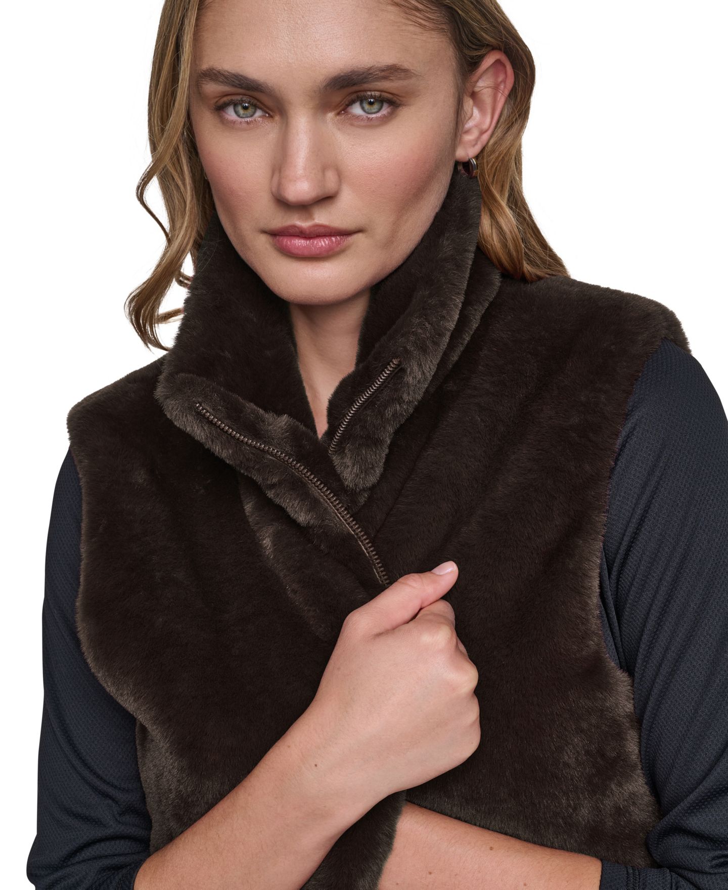 Женский жилет DKNY Sport Mock-Neck Ribbed-Knit Hem Faux Fur Vest, цвет: Чёрный — фото 20