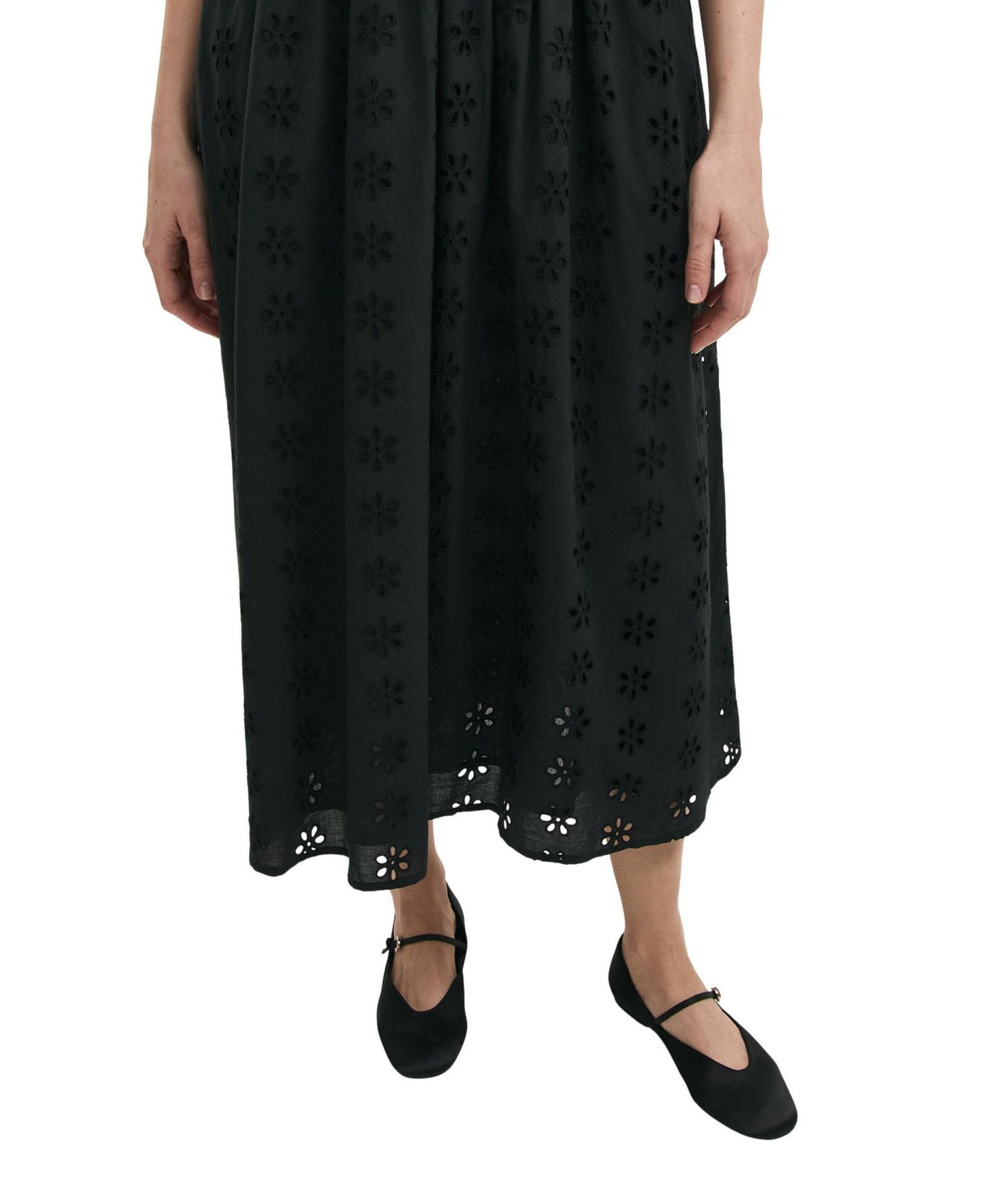 Женское платье Finery London Brea Embroidered Floral Short-Sleeve Midi, цвет: Чёрный — фото 4