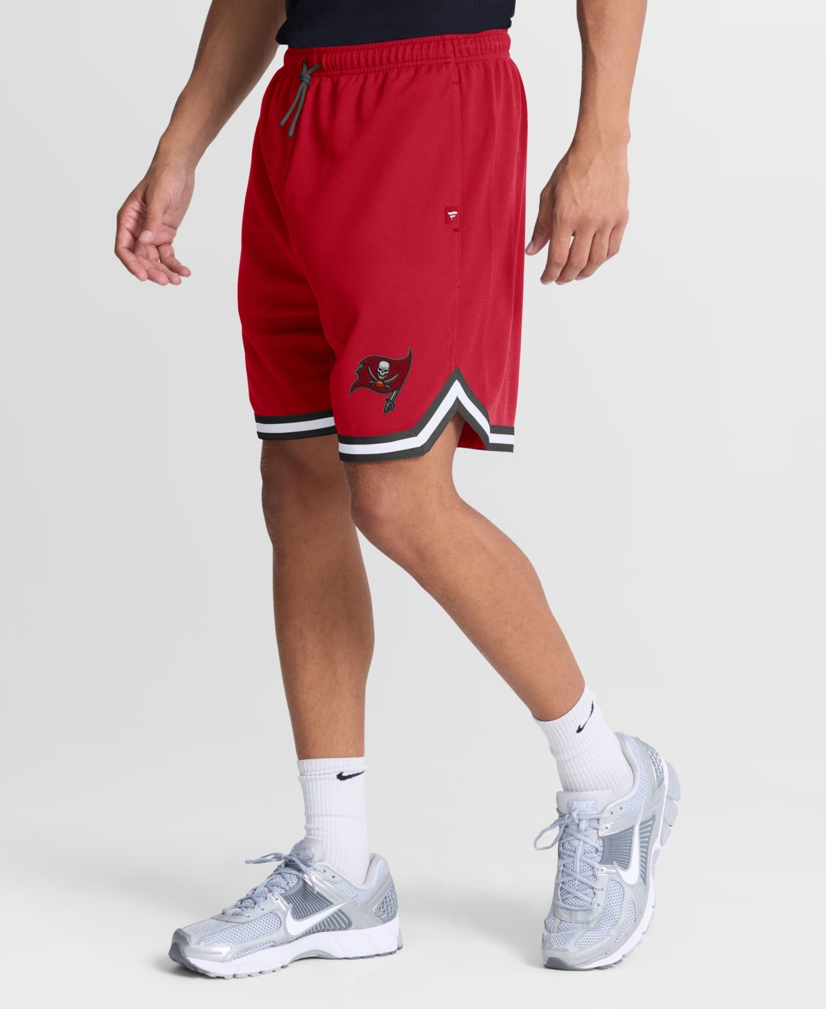 Fanatics Men's Tampa Bay Buccaneers Fearless Drive Mesh Drawstring Shorts, 7" Inseam