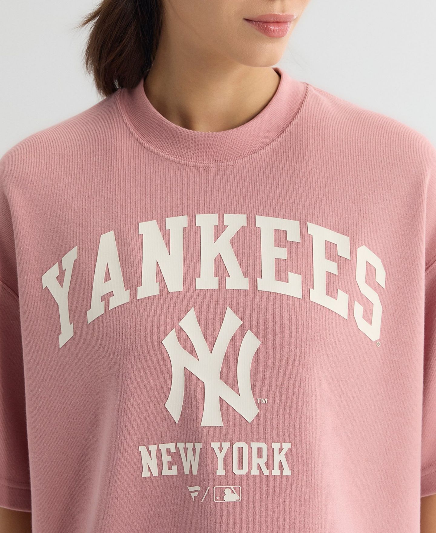 Женская футболка Fanatics New York Yankees Boxy-Crop — фото 7