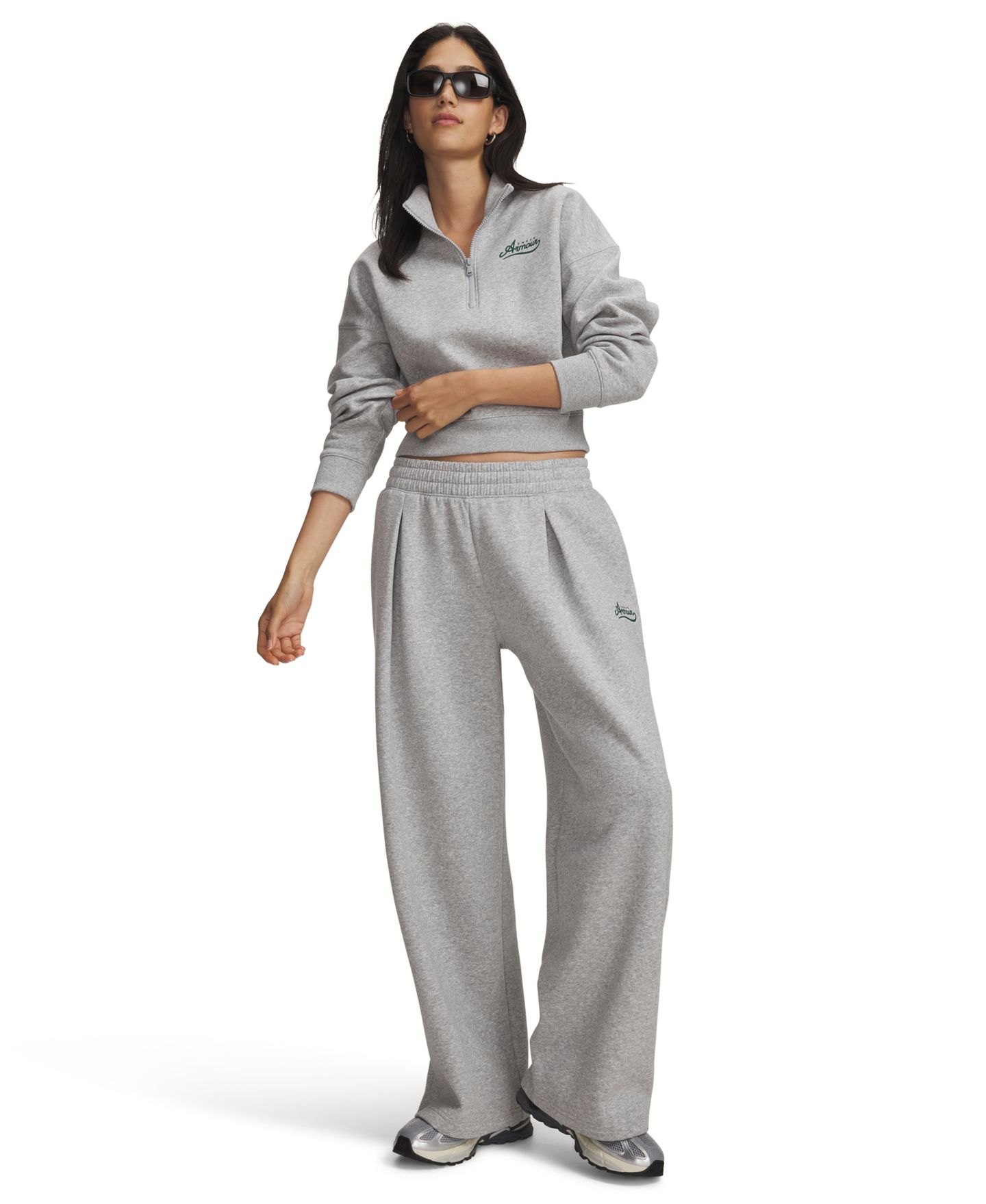 Женские брюки Under Armour Rival Pleated Varsity Wide-Leg Relaxed-Fit Sweatpants, цвет: Серый / Зелёный — фото 2