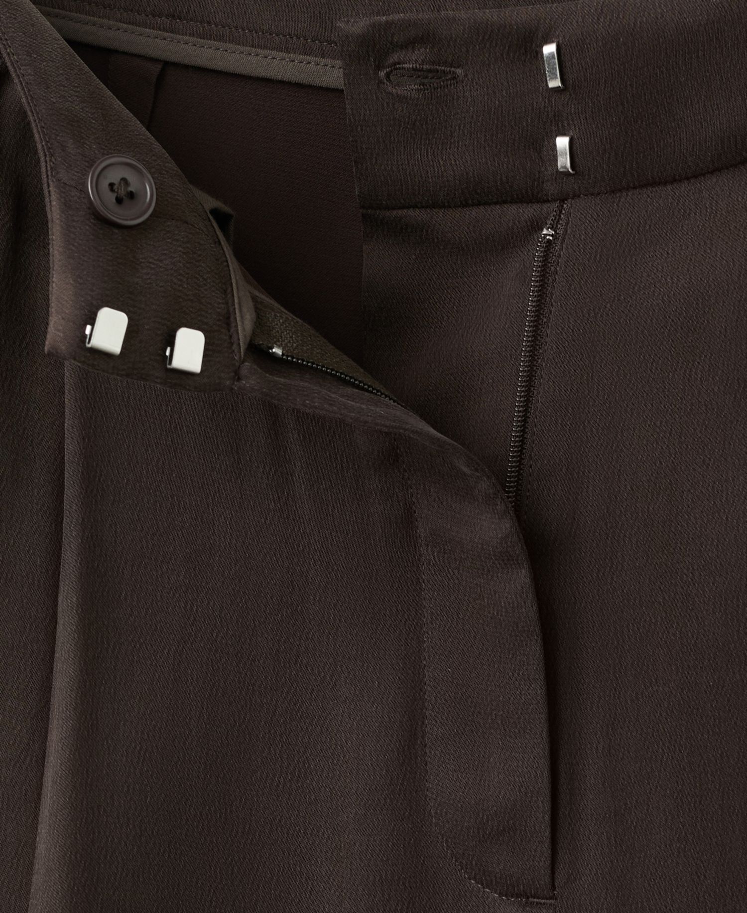 Women's Mid-Rise Baggy Pants