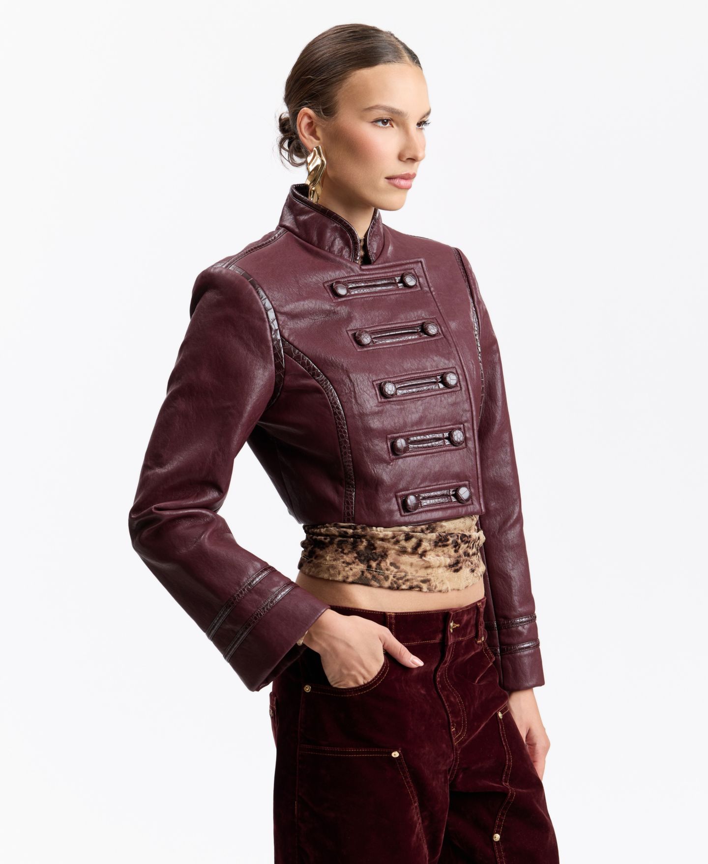 Женская куртка Avec Les Filles Double-Breasted Military-Style Cropped Faux Leather, цвет: Винный — фото 5