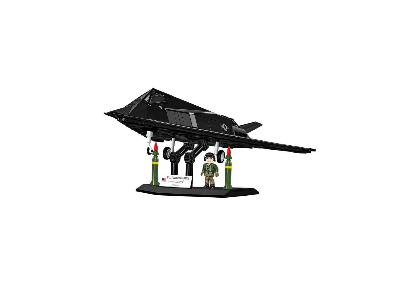 Детский конструктор COBI Armed Forces F-117 Nighthawk Aircraft 795-Piece Building Set, Ages 9+ — фото 6