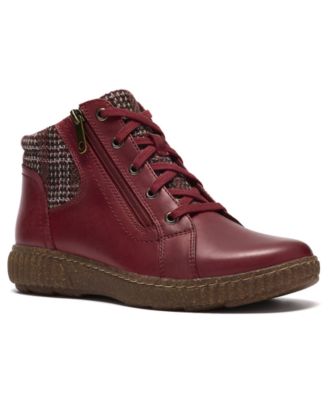 Women's Caroline Fiana Round Toe Booties