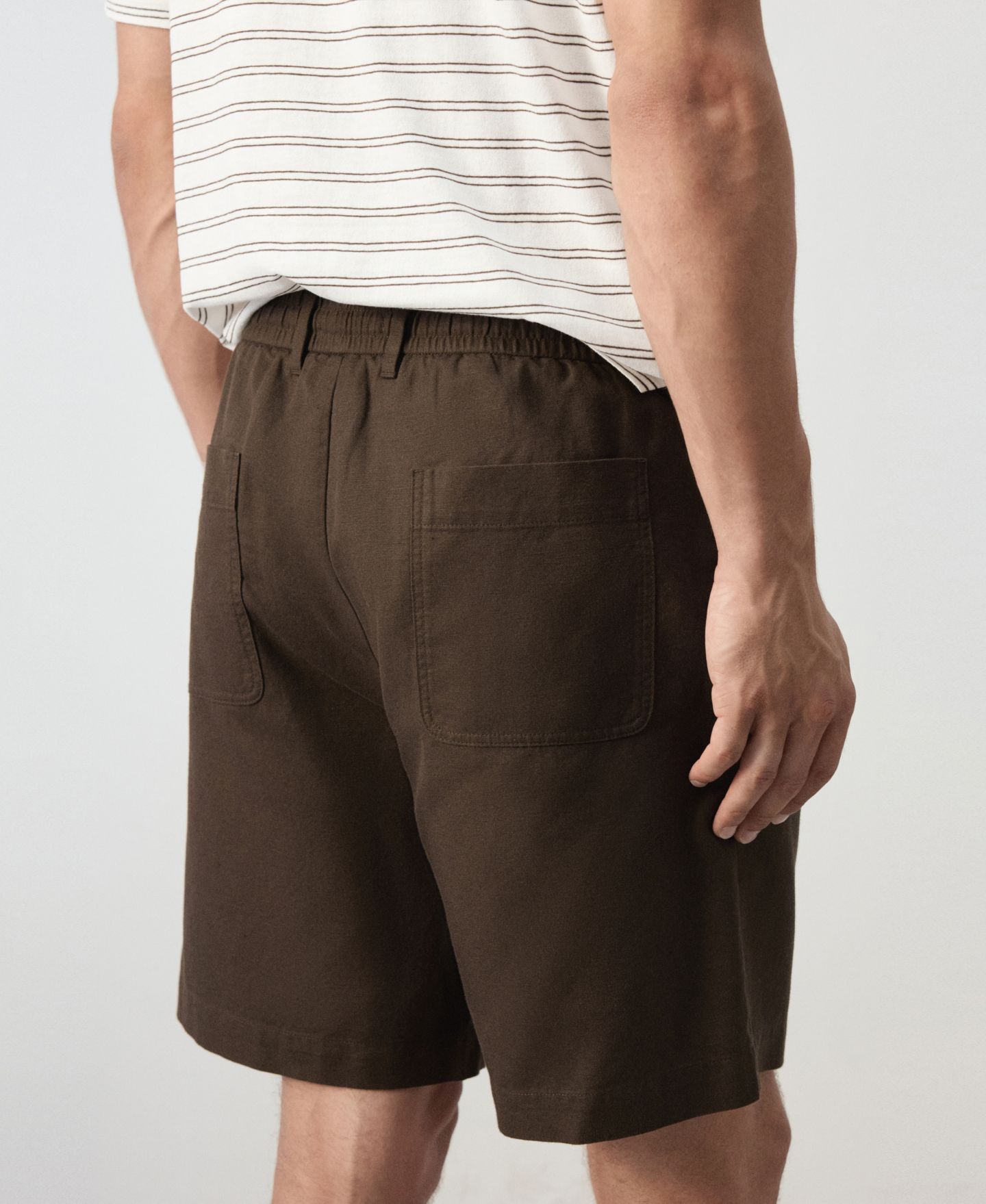 Мужские шорты MANGO Cotton-Linen Blend Mid-Rise Bermuda 8.54" Inseam, цвет: Коричневый — фото 3