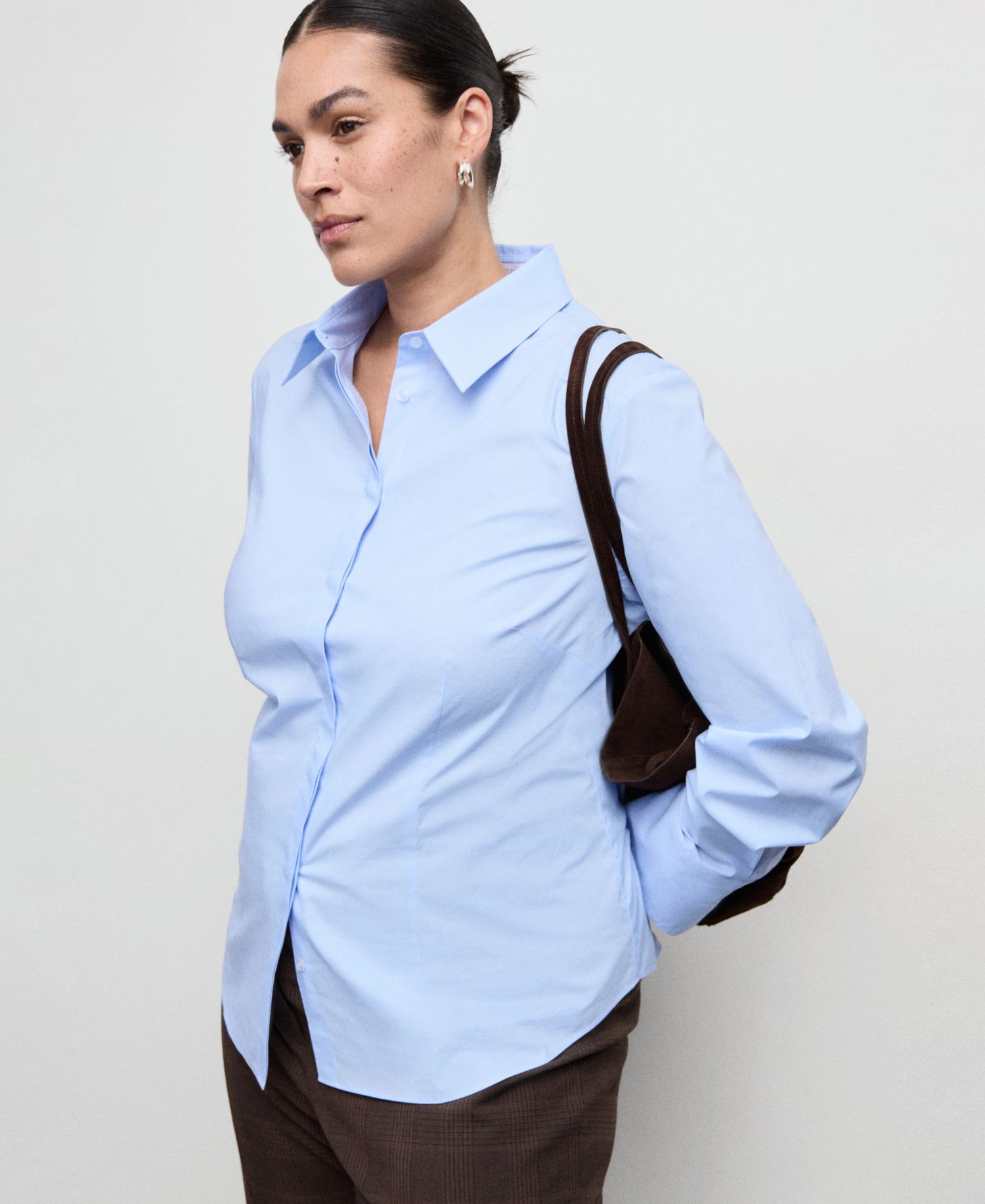 Women's Slim-Fit Poplin Long-Sleeve Button-Down Shirt