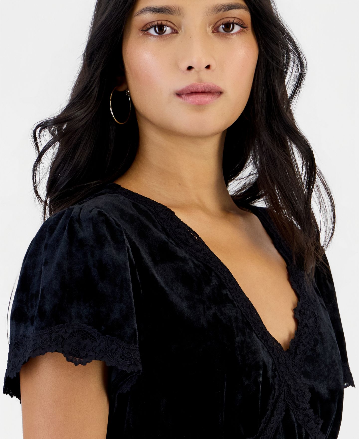 Женская блузка And Now This Petite Velvet Lace-Trim V-Neck Short-Sleeve Blouse, цвет: Глубокий чёрный — фото 4