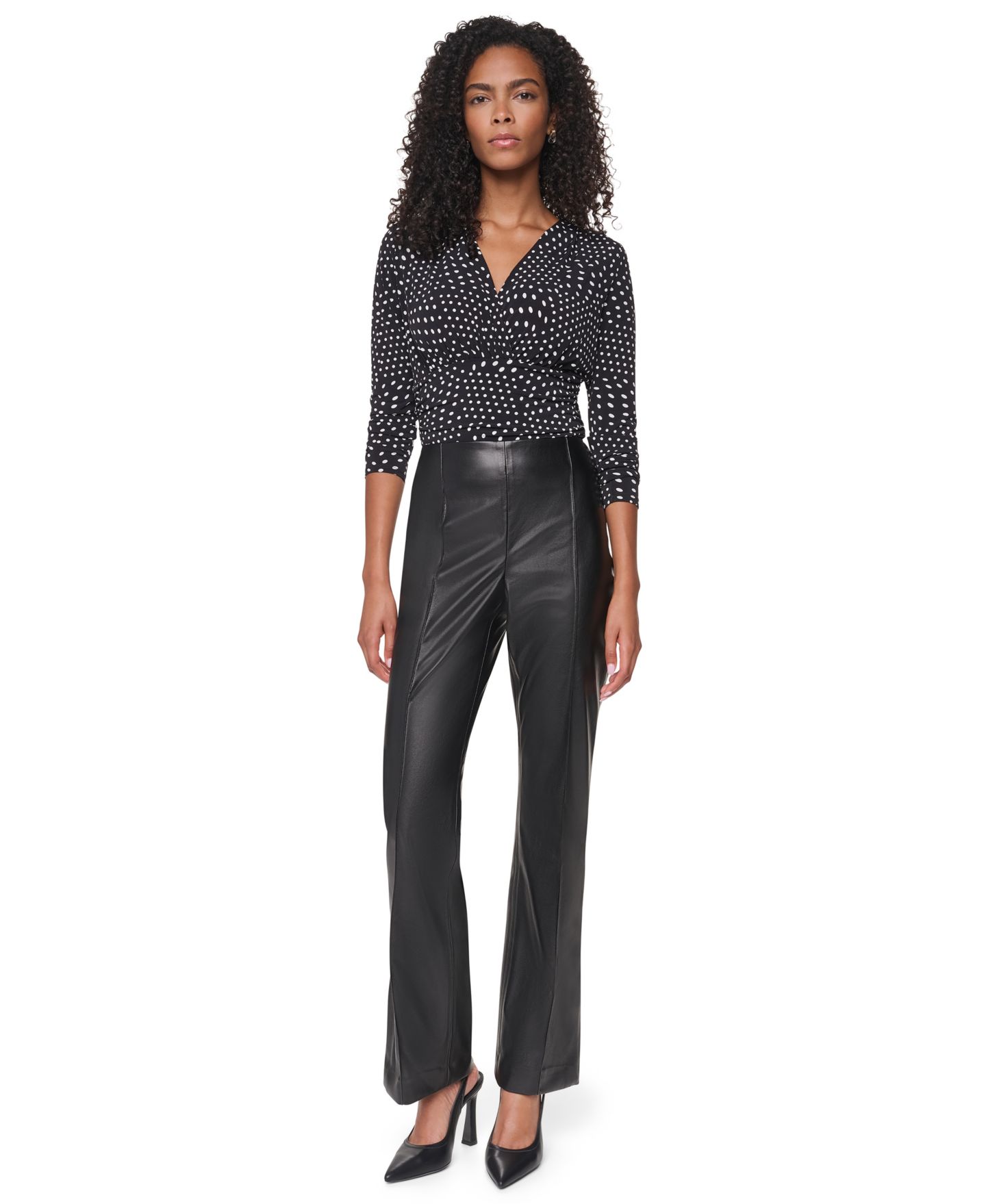 Женские брюки DKNY Butter High-Waisted Flared Faux Leather, цвет: Чёрный — фото 2