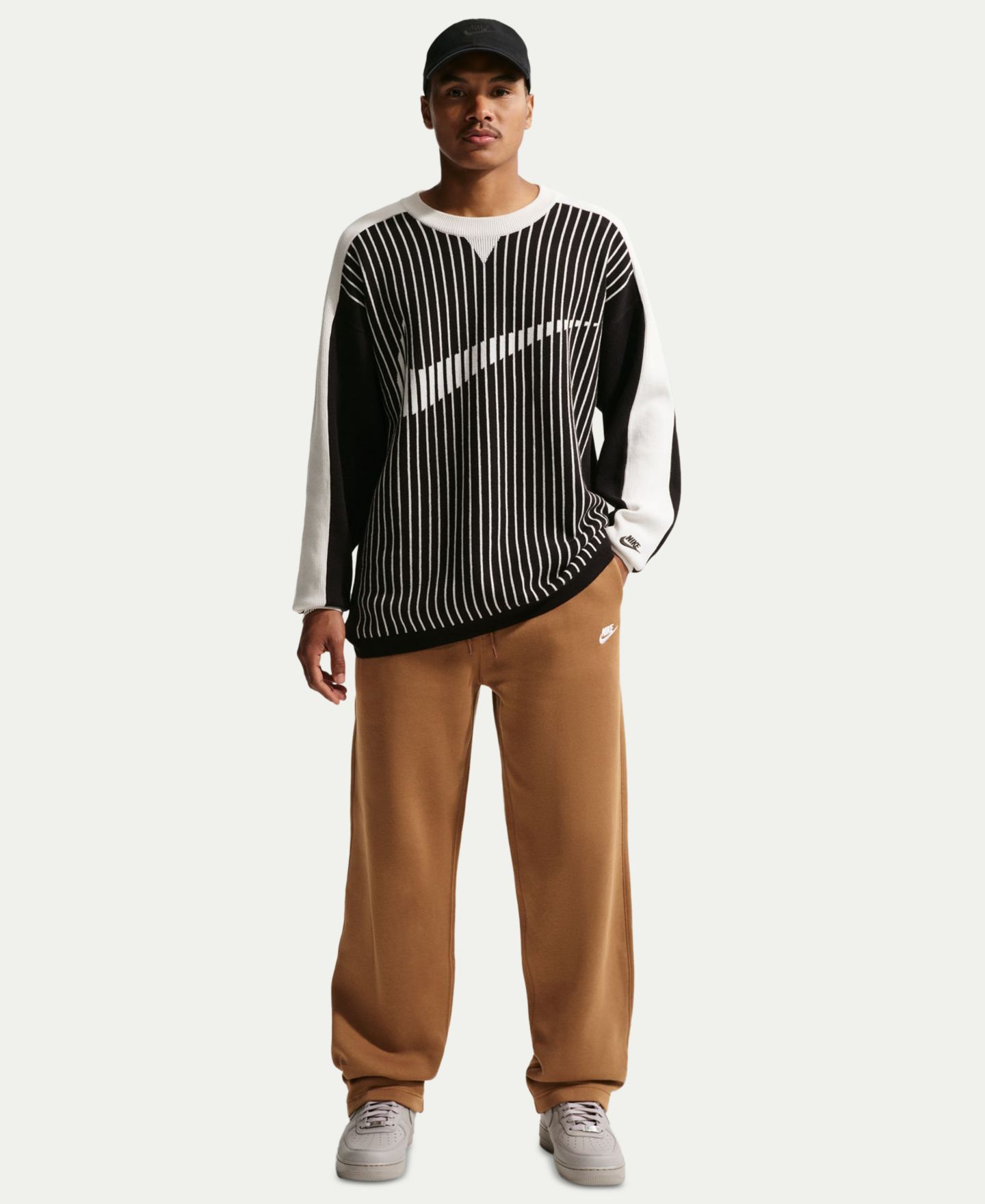 Мужские брюки Nike Club Brushed Fleece Open Hem, цвет: Коричневый / Белый — фото 2