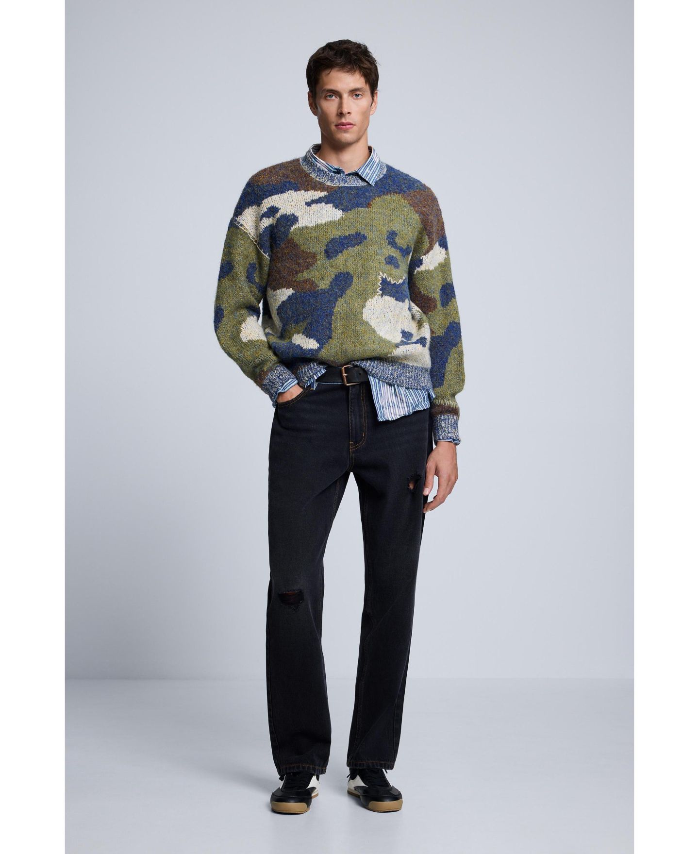 Мужской свитер Desigual Camouflage Jacquard Print Crewneck Long-Sleeve Sweater, цвет: Светлый зелёный — фото 3