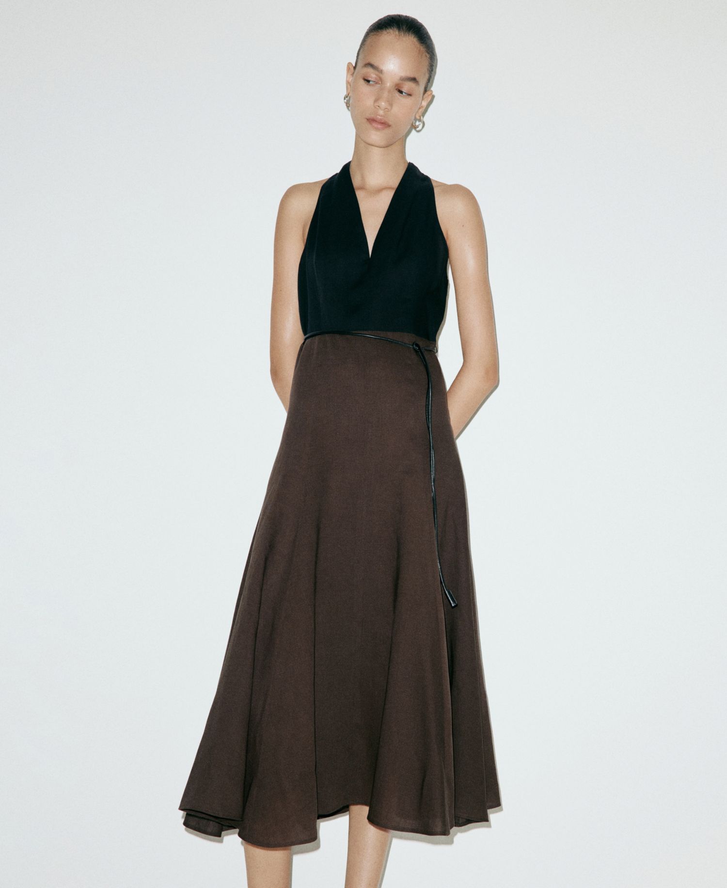 Women's Bicolor A-Line Midi Sleeveless V-Neck Dress
