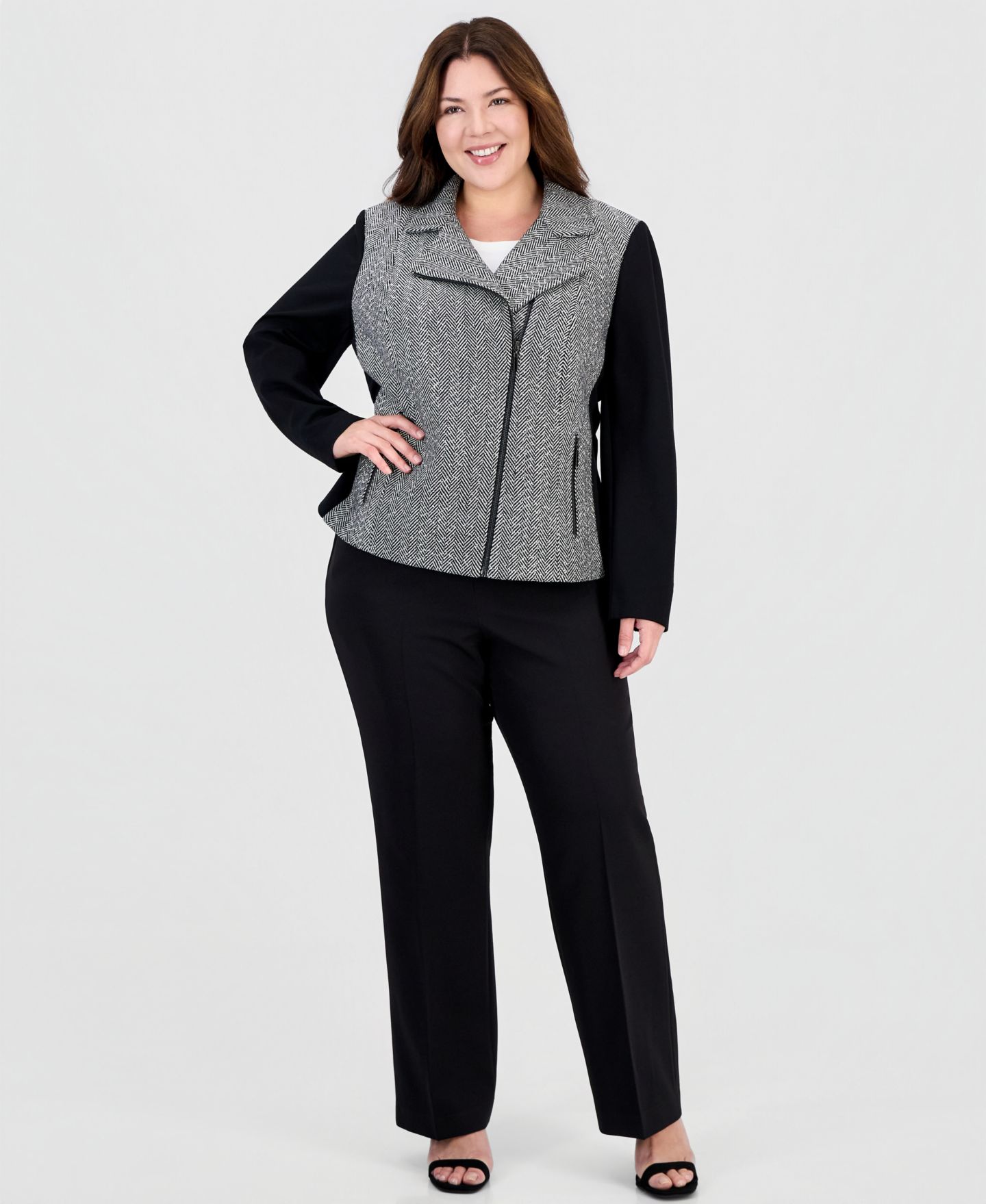 Женская куртка Anne Klein Plus Size Mixed Media Moto Cropped, цвет: Чёрный / Белый — фото 4