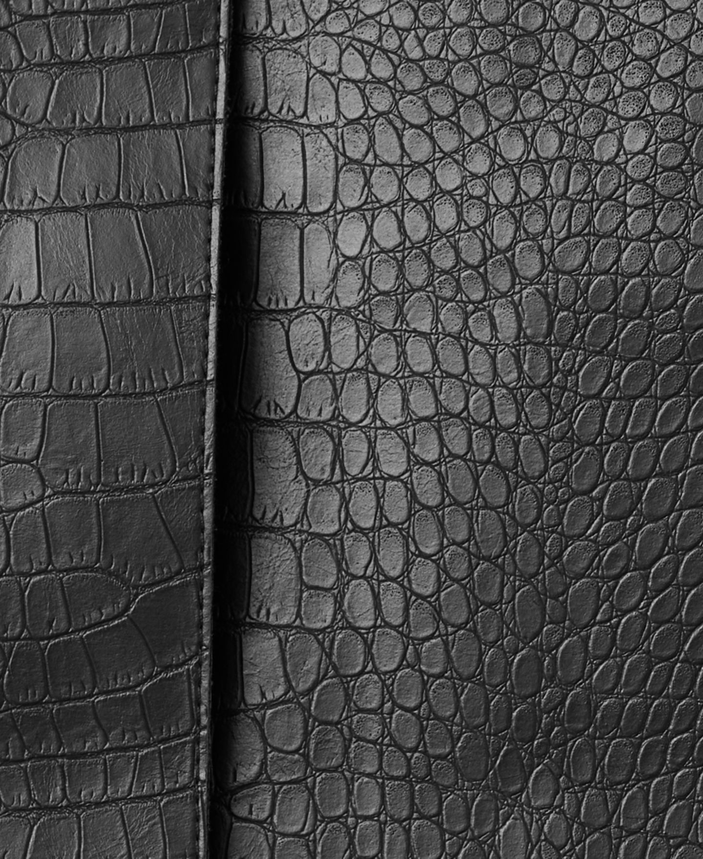 Женская куртка MANGO Crocodile-Effect Faux Leather, цвет: Чёрный — фото 2