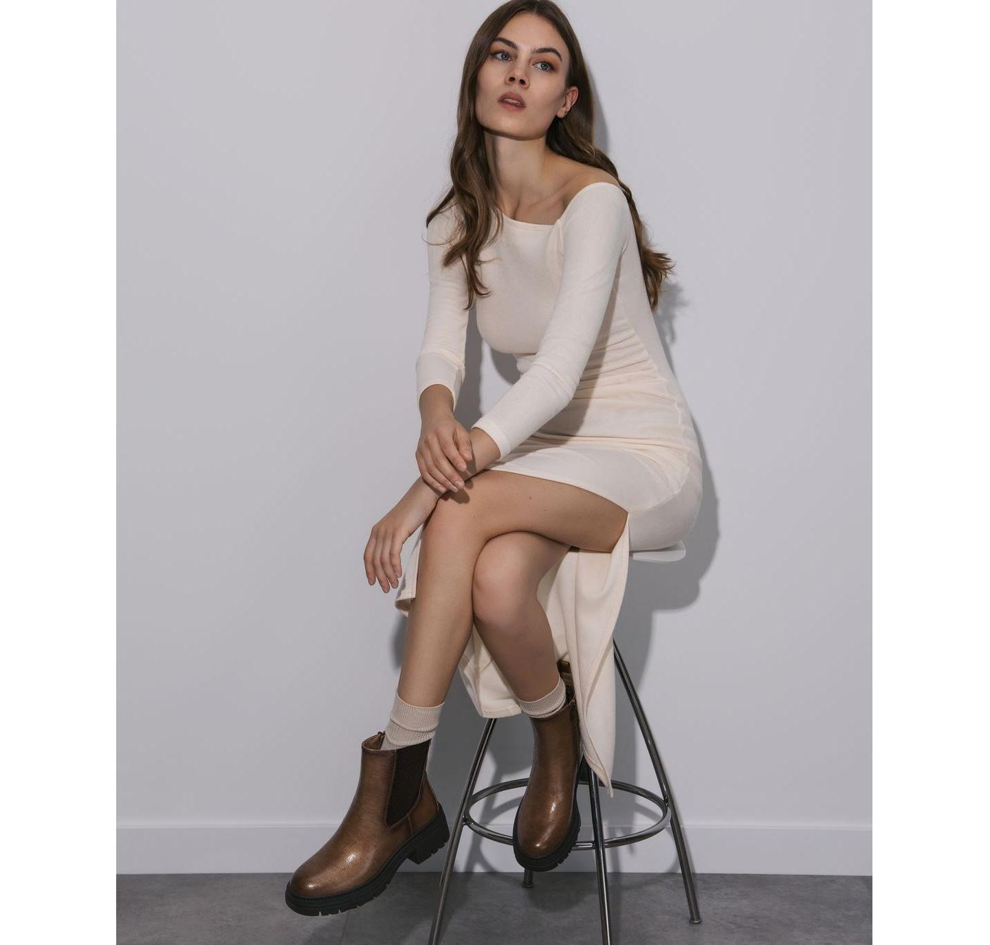 Женские ботинки XTI Patent Leather Chelsea Booties, цвет: Бежевый — фото 5