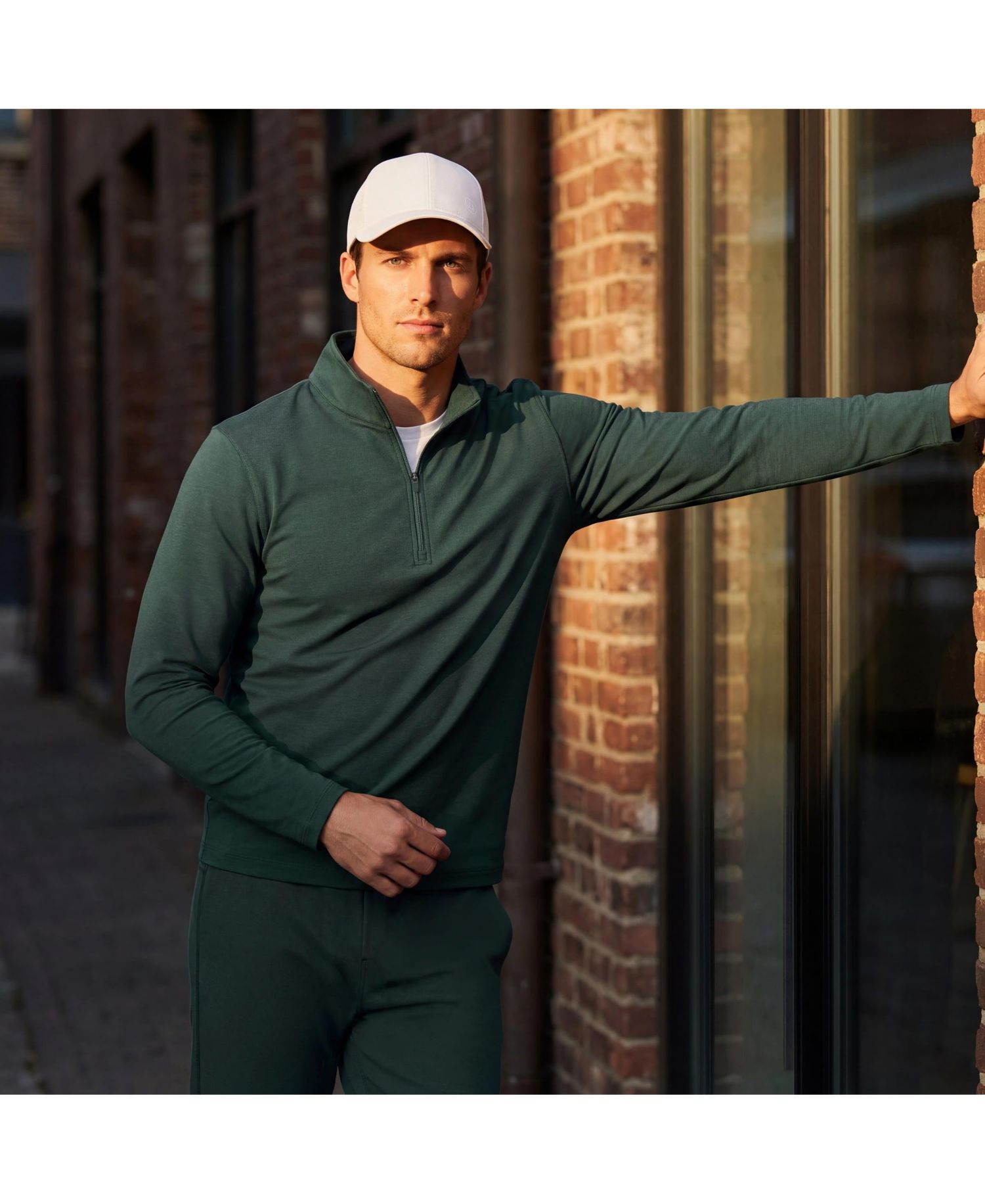 Men's Range Relaxed-Fit Mock-Neck Quarter-Zip Pullover
