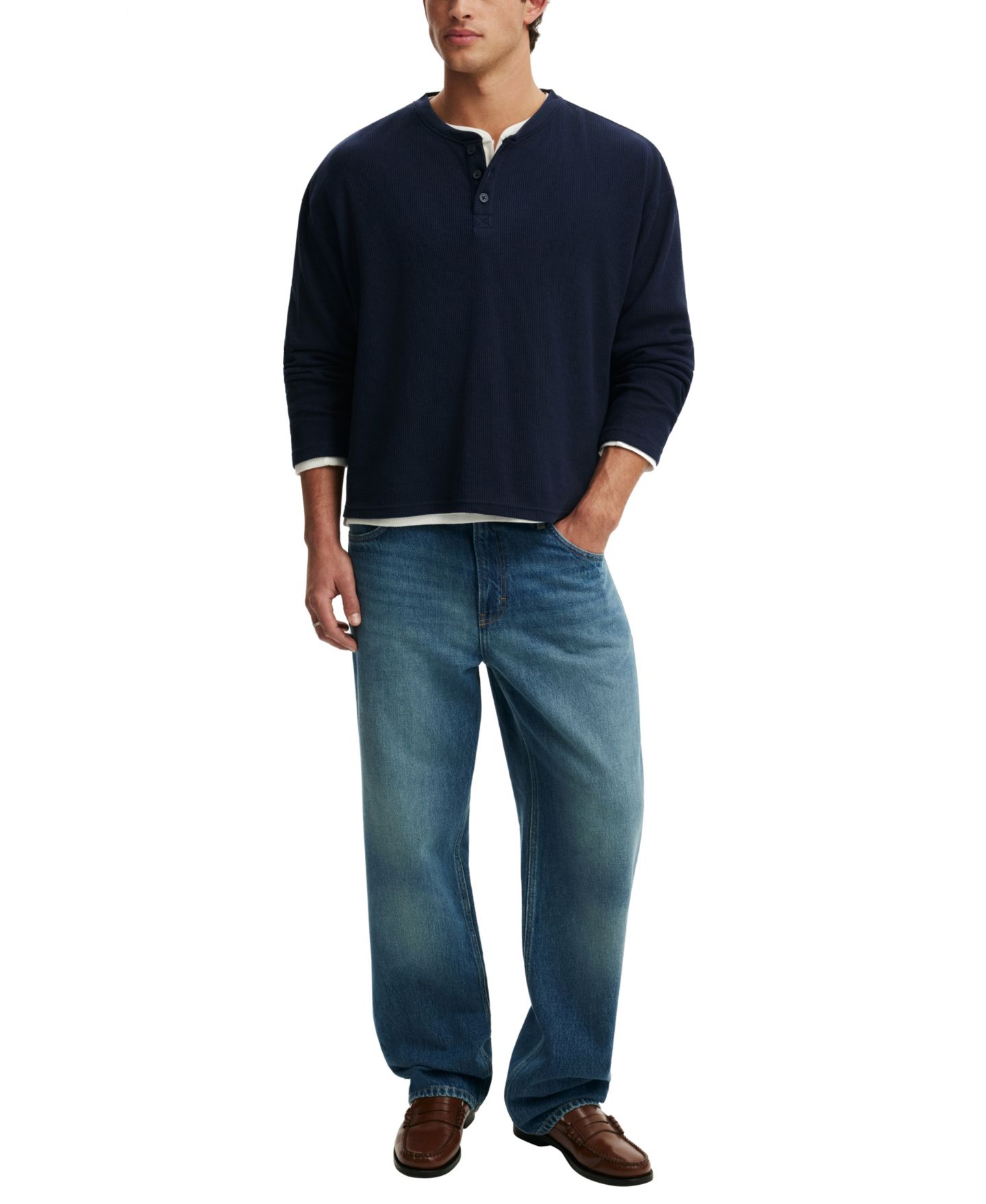 Мужской топ Cotton On Waffle-Knit Long-Sleeve Relaxed-Fit Cotton-Blend Henley, цвет: Винтажный тёмно-синий — фото 2