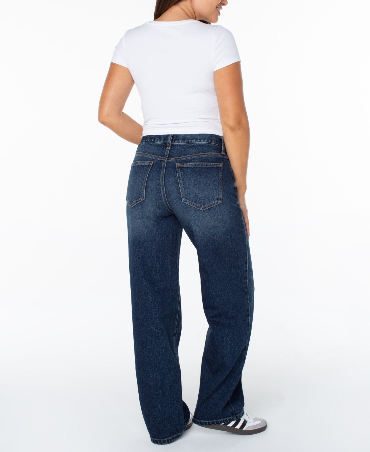 Juniors' Straight V Pitch Mid-Rise Cotton-Blend Jeans