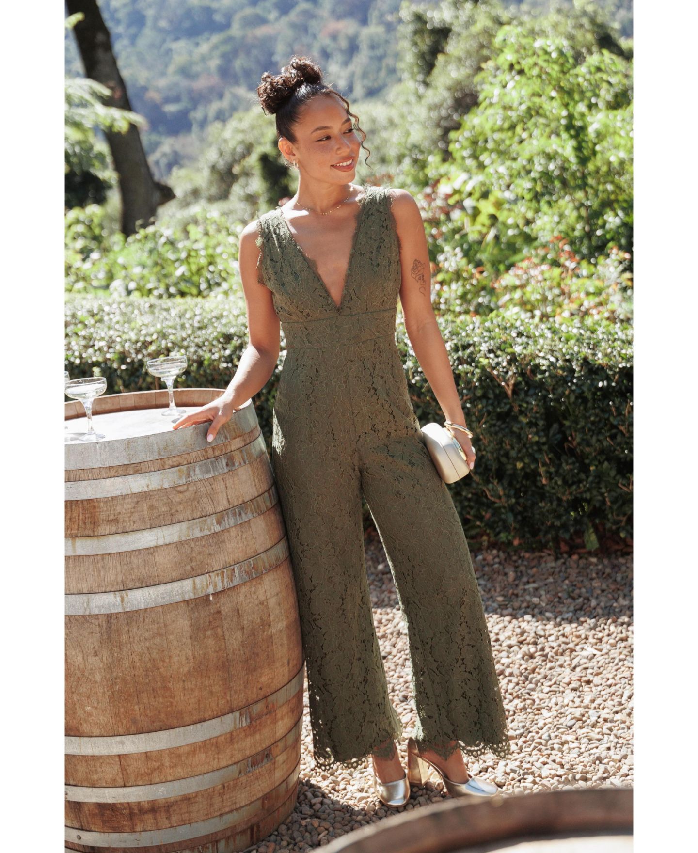 Женский комбинезон Petal and Pup Eloise Floral-Print Lace V-Neck Jumpsuit — фото 5