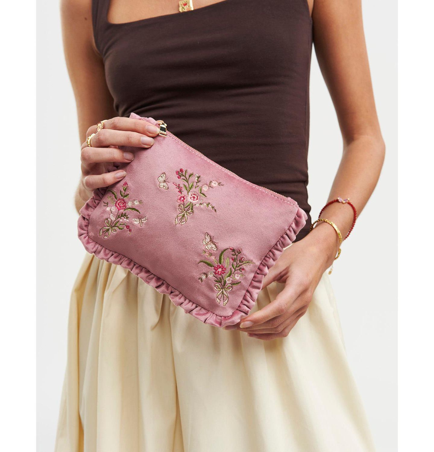 Женские кошельки Fable England Floral Posy Embroidered Velvet Pouch, цвет: Розовый — фото 5
