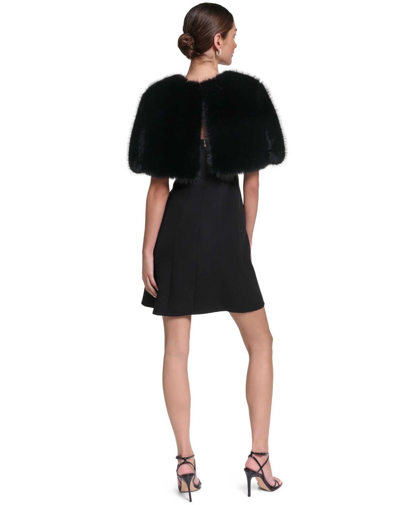 Женская куртка Halston Cropped Faux Fur Capelet, цвет: Чёрный — фото 6