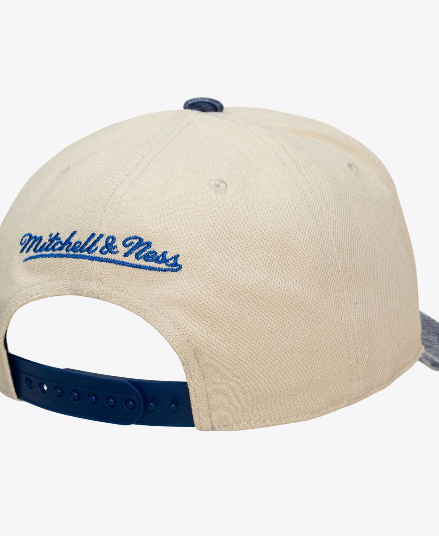 Мужская кепка Mitchell & Ness Cream/Blue Detroit Pistons Washed Corduroy Pro Crown Snapback Hat — фото 3