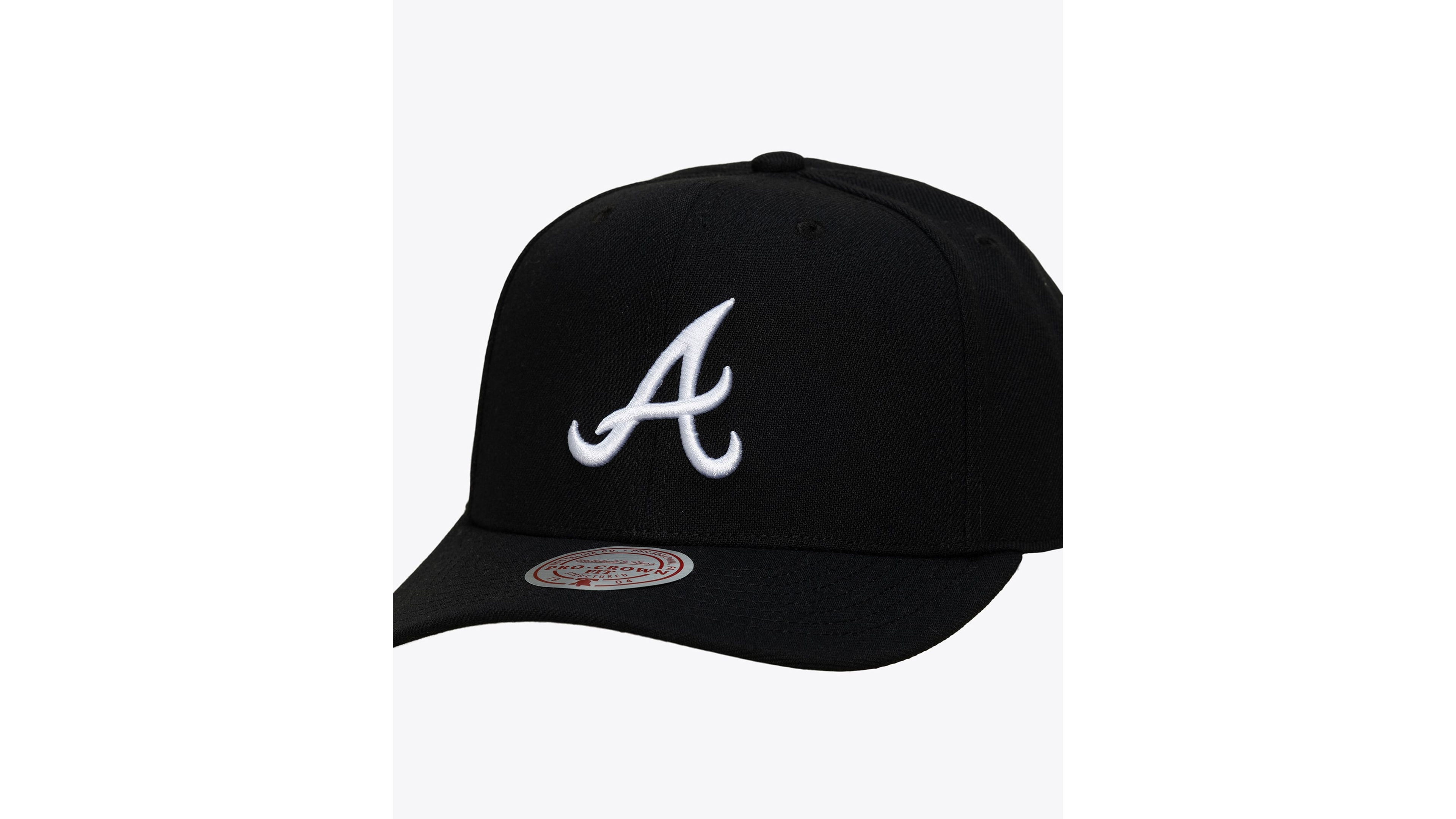 Men's Mitchell & Ness Black Atlanta Braves Pro Crown Snapback
