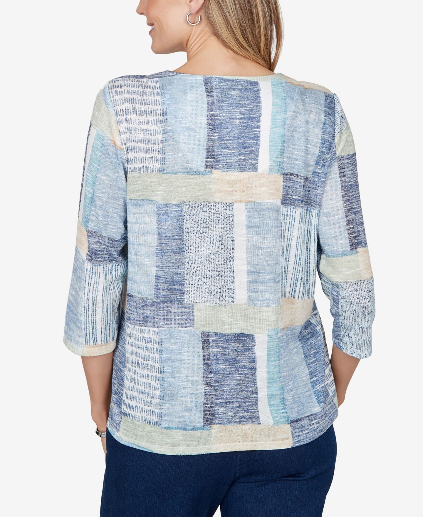 Женская блузка Alfred Dunner Petite 3/4-Sleeve V-Neck Side-Slit, цвет: Синий разноцветный — фото 5