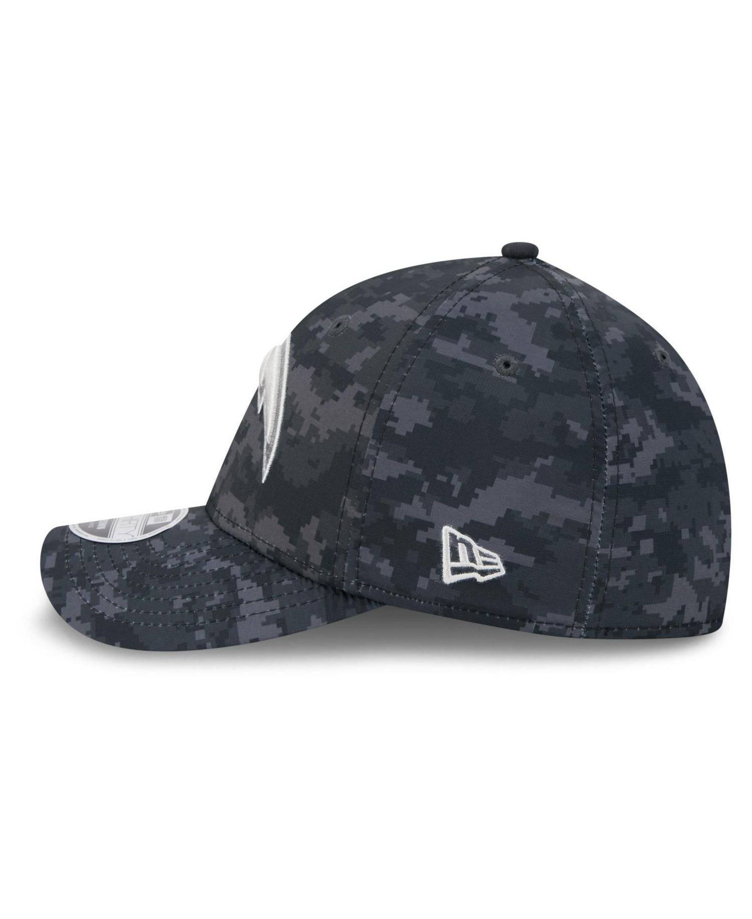 Men's Black Los Angeles Chargers 2026 Salute to Service 39THIRTY Flex Hat