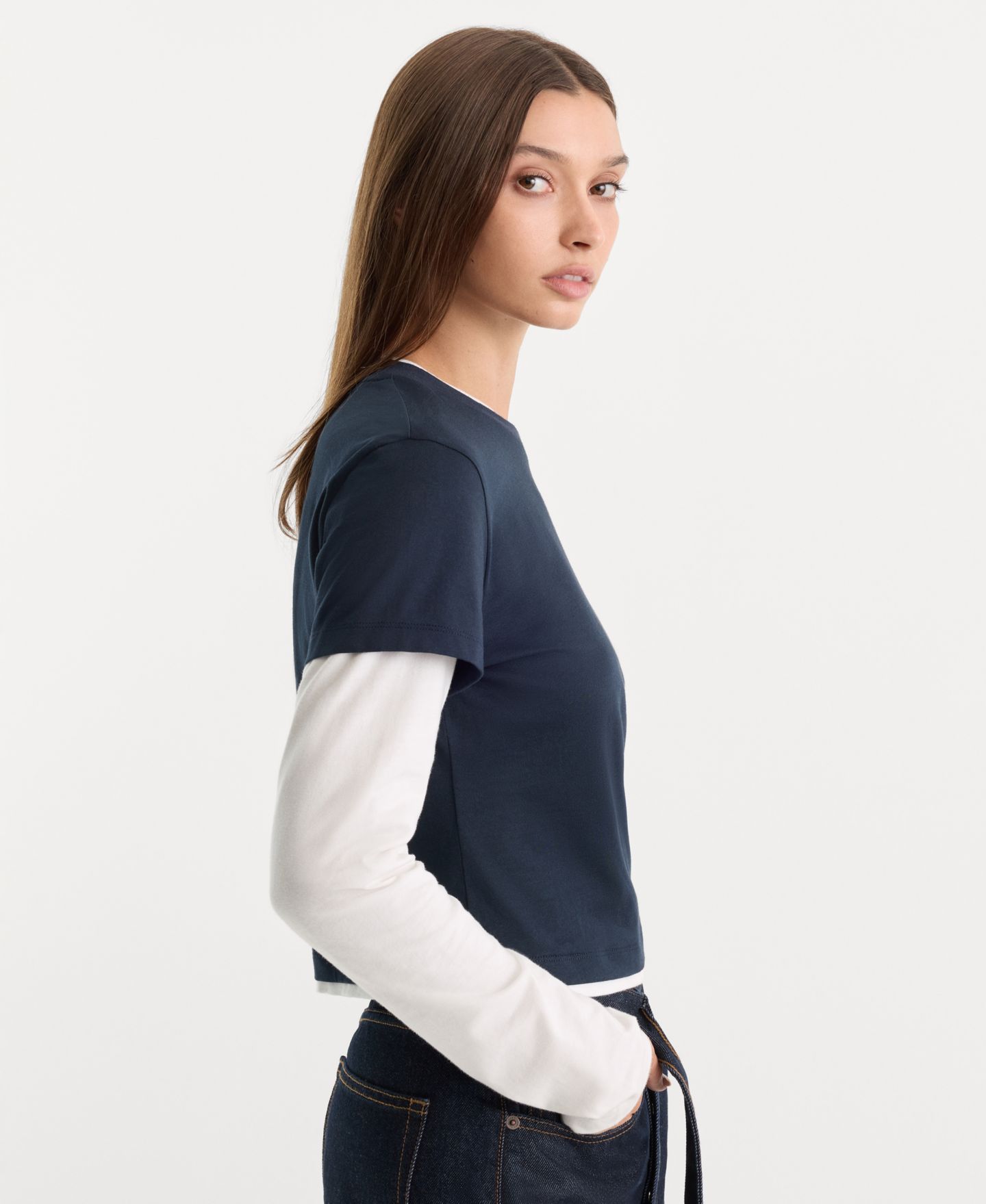 Женская футболка Good American Combo Layered Long-Sleeve, цвет: Тёмно-синий / Белый — фото 2