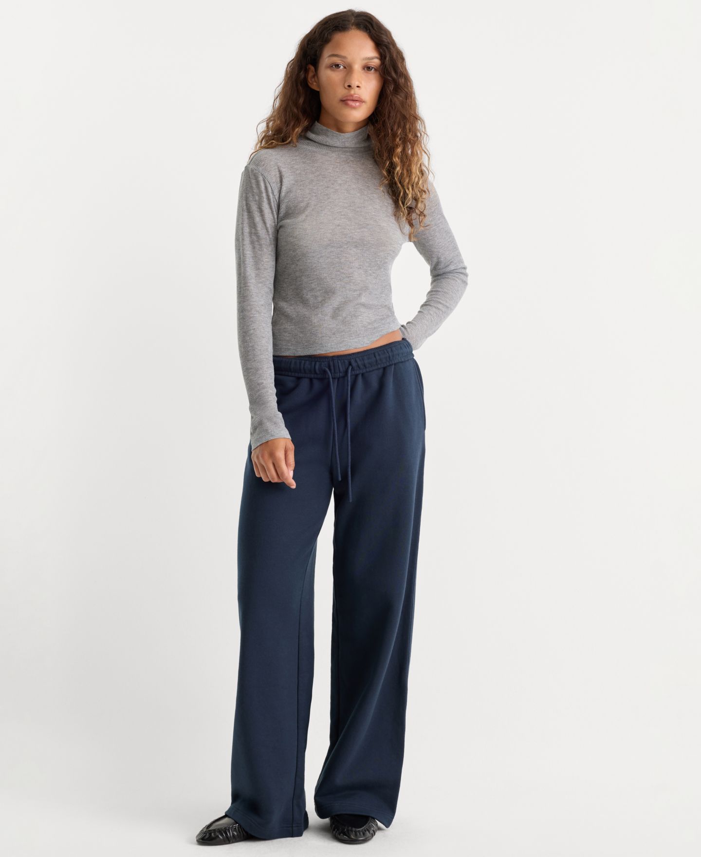 Женский топ Good American Sheer Ribbed Turtleneck, цвет: Чёрный — фото 8