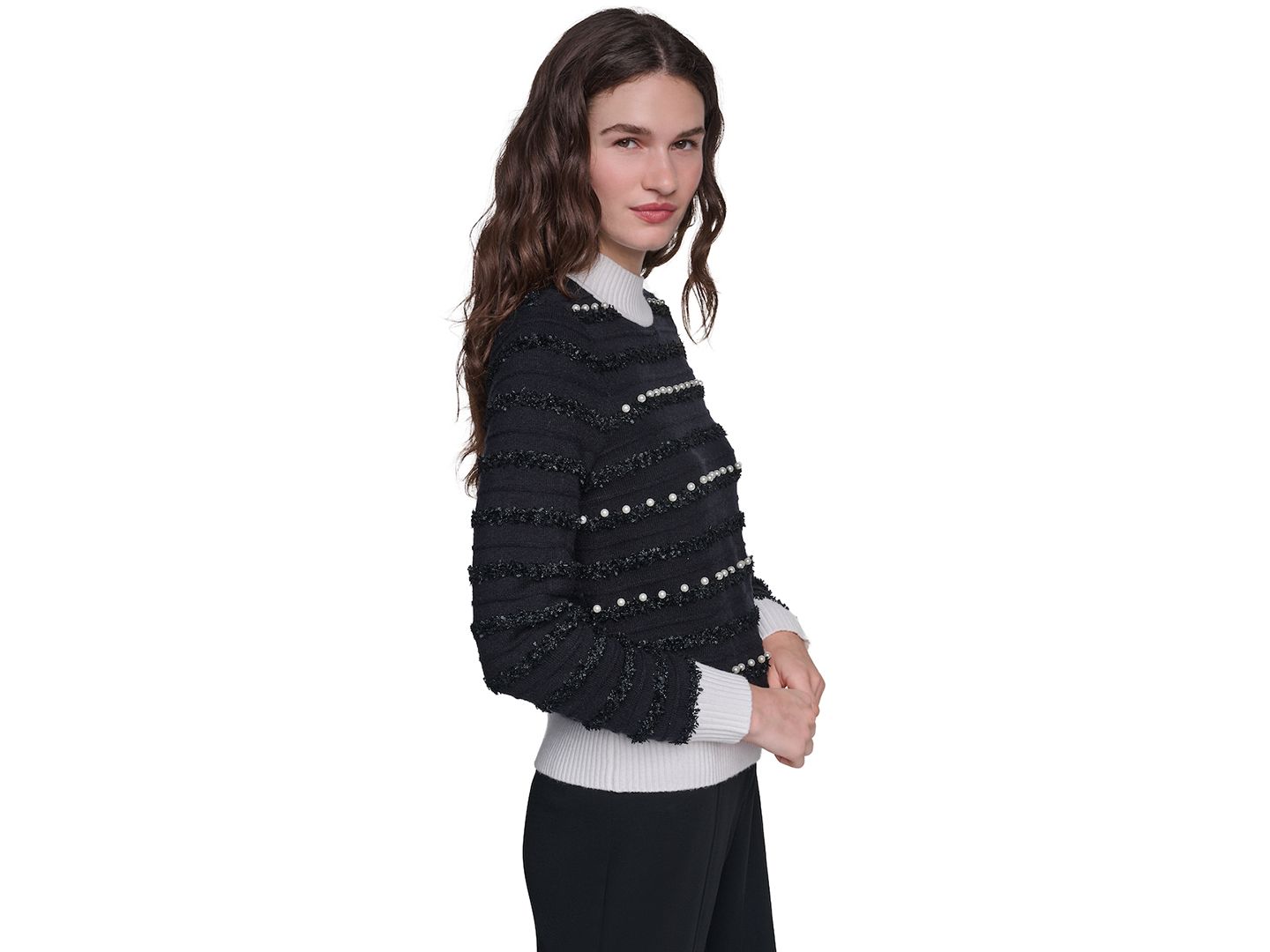Женский свитер KARL LAGERFELD PARIS Petite All Over Imitation Pearl Mock Neck Long-Sleeve Striped, цвет: Чёрный / Мягкий белый — фото 3