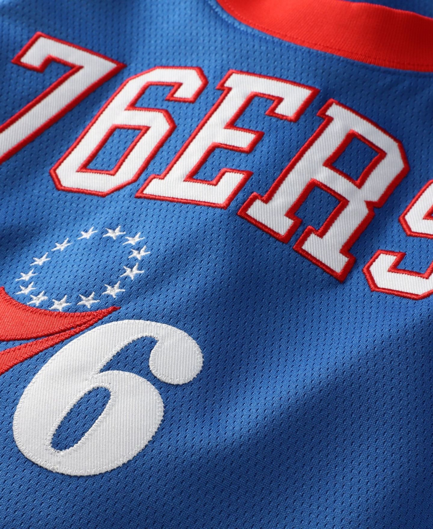 Женский топ Hype And Vice Royal Philadelphia 76ers Cropped Basketball Scoop Neck — фото 3
