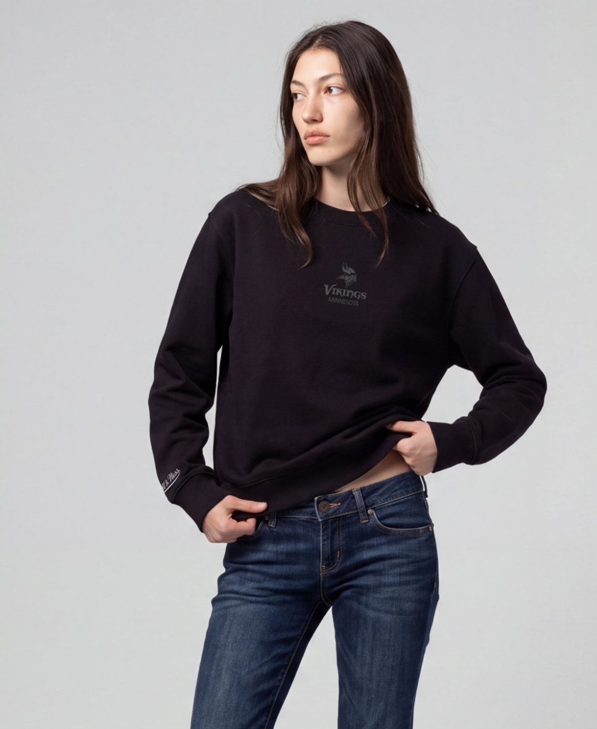 Mitchell & Ness Women's Minnesota Vikings Core Essentials Dropped-Shoulder Graphic Sweatshirt - Black
