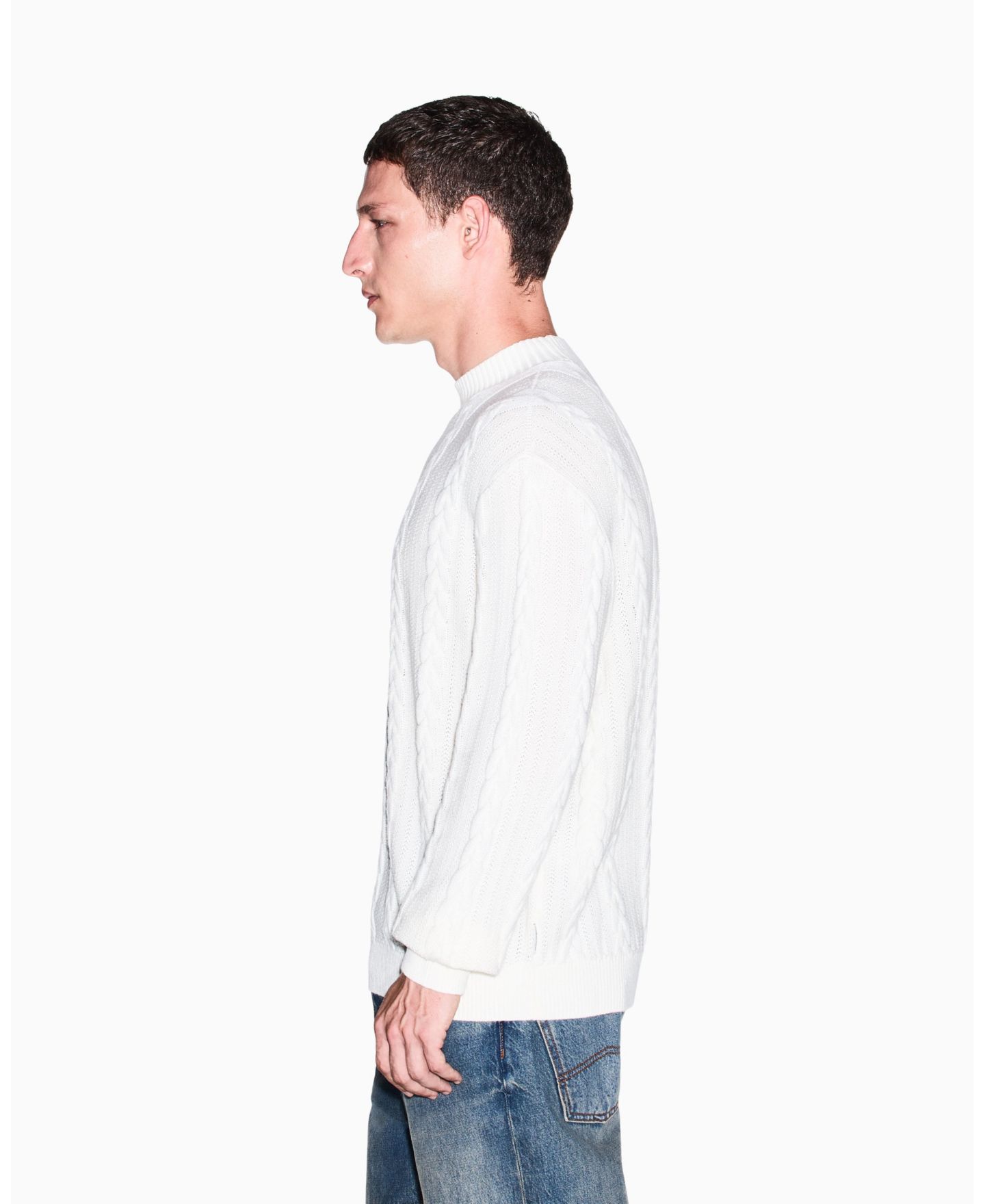 Мужской свитер A|X Armani Exchange из шерсти и хлопка с круглым вырезом, вязка косами, цвет: Винтажный молочный белый — фото 7