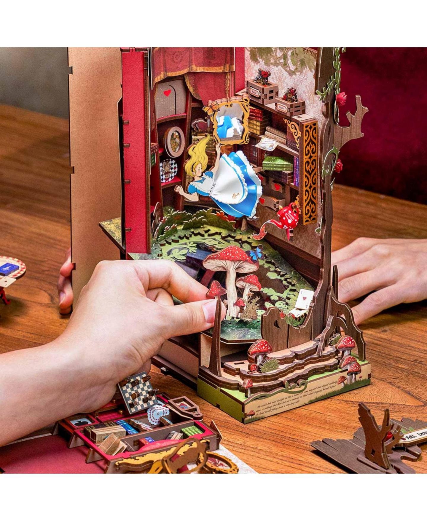 Детские конструкторы Robotime Enchanted Garden Book Nook Kit Building Set, Ages 14+ — фото 6
