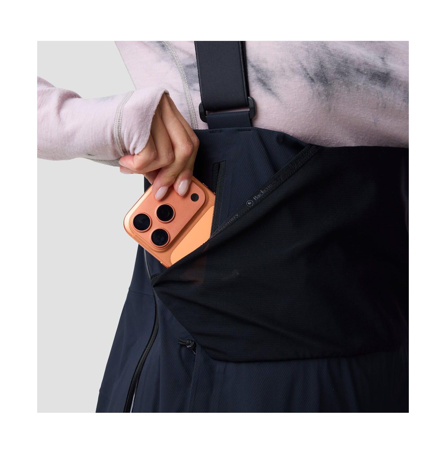 Женские брюки Backcountry Cottonwoods Xpore LT Non-Insulated Stretch-Back Bibs, цвет: Чёрный — фото 6