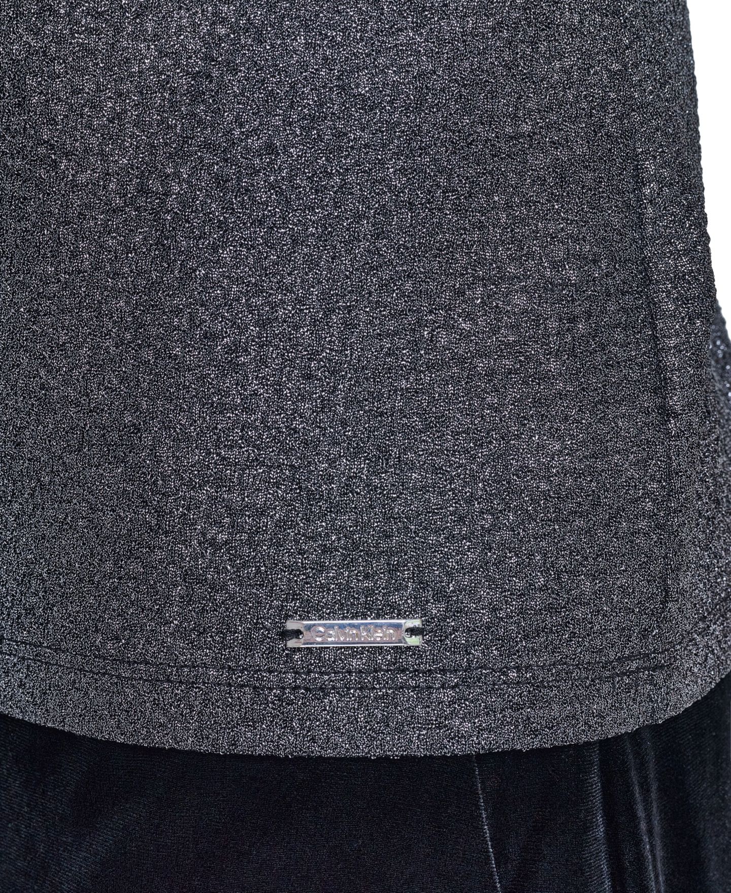Женская блузка Calvin Klein Sleeveless Pleated Crewneck, цвет: Чёрный / Серебряный — фото 7