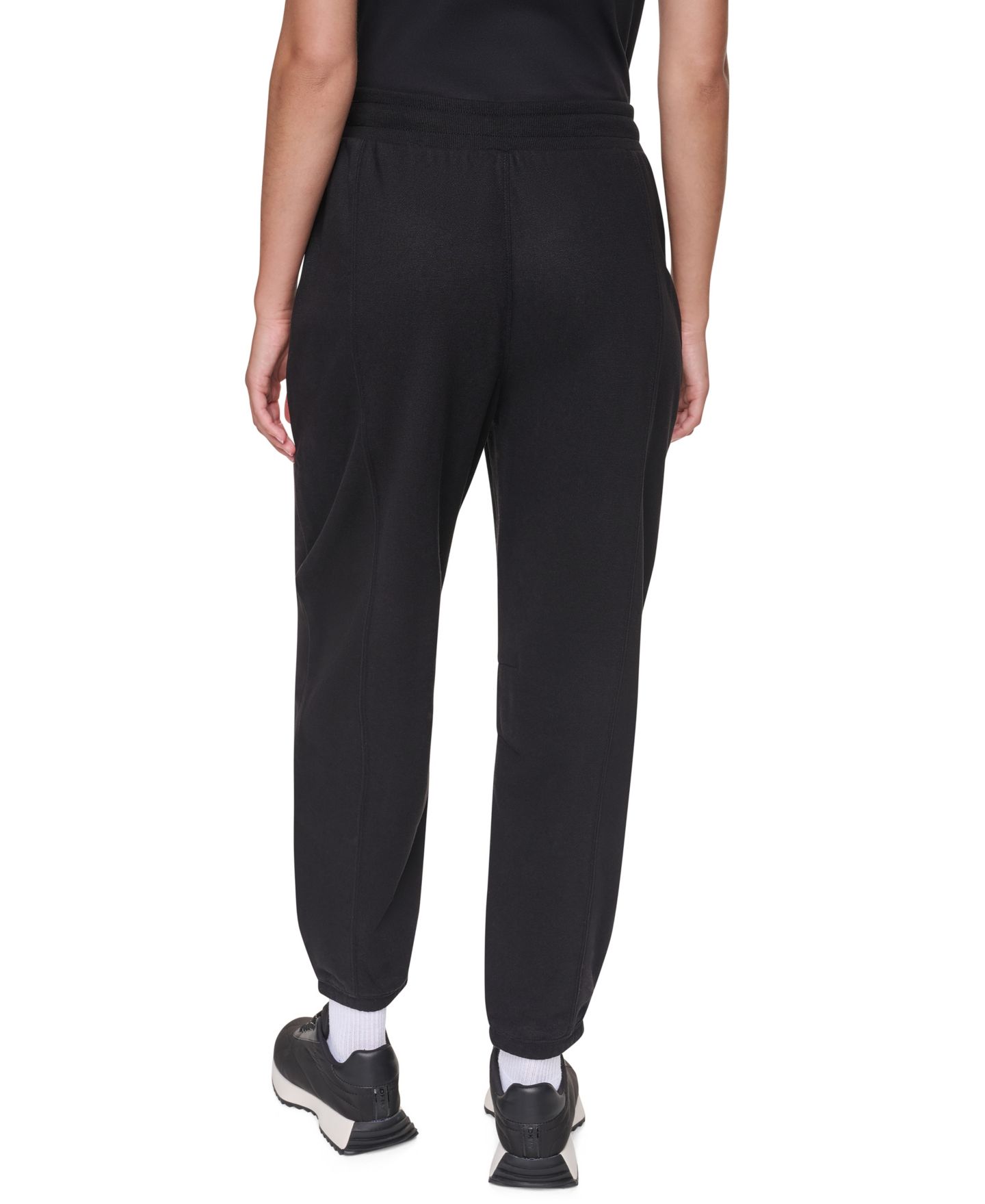Женские брюки DKNY Sport Foil Logo Mid-Rise Barrel Leg Joggers with Pockets, цвет: Чёрный / Железный графитовый — фото 4